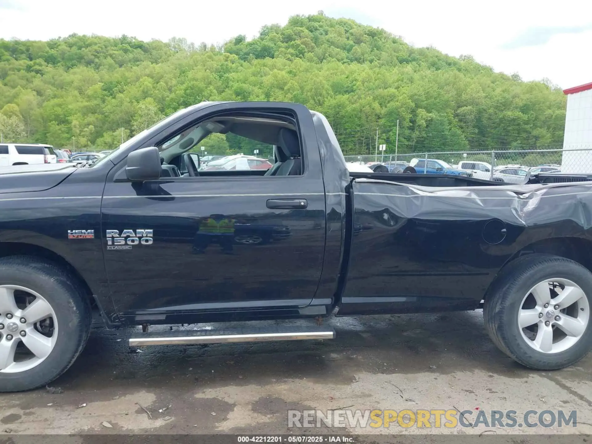 14 fotografías del automóvil dañado 3C6JR7DT4MG704279 RAM 1500 CLASSIC 2021
