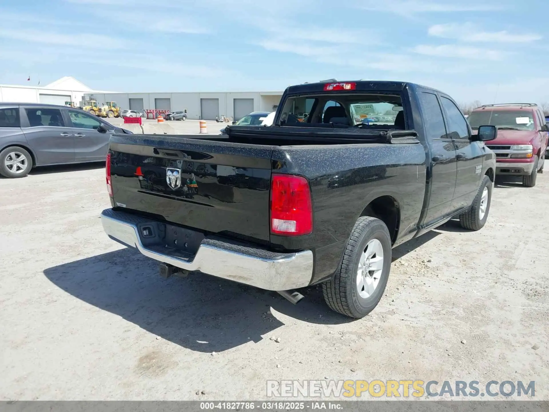4 fotografías del automóvil dañado 1C6RR6FG5NS149401 RAM 1500 CLASSIC 2022