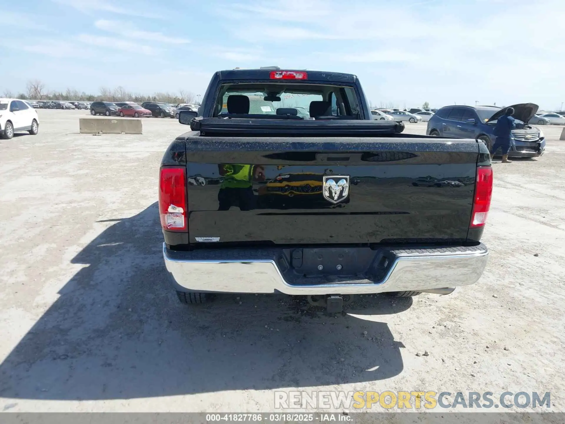 6 fotografías del automóvil dañado 1C6RR6FG5NS149401 RAM 1500 CLASSIC 2022