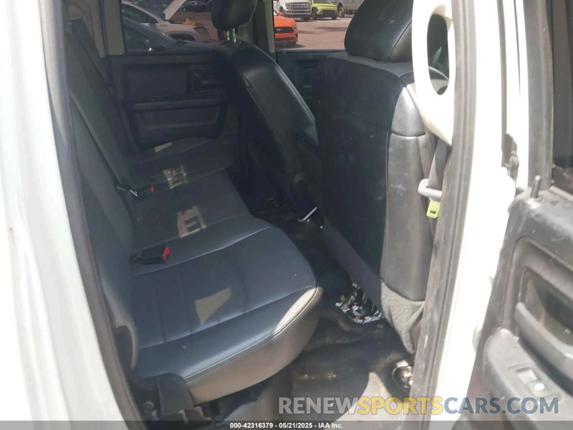 8 fotografías del automóvil dañado 1C6RR6FG5NS154825 RAM 1500 CLASSIC 2022