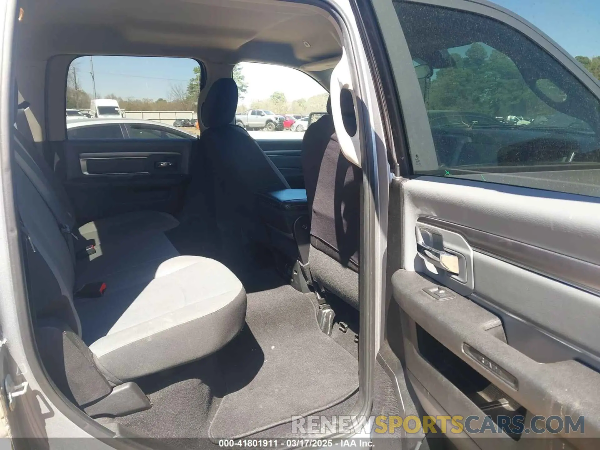 8 fotografías del automóvil dañado 1C6RR6LG0NS203367 RAM 1500 CLASSIC 2022