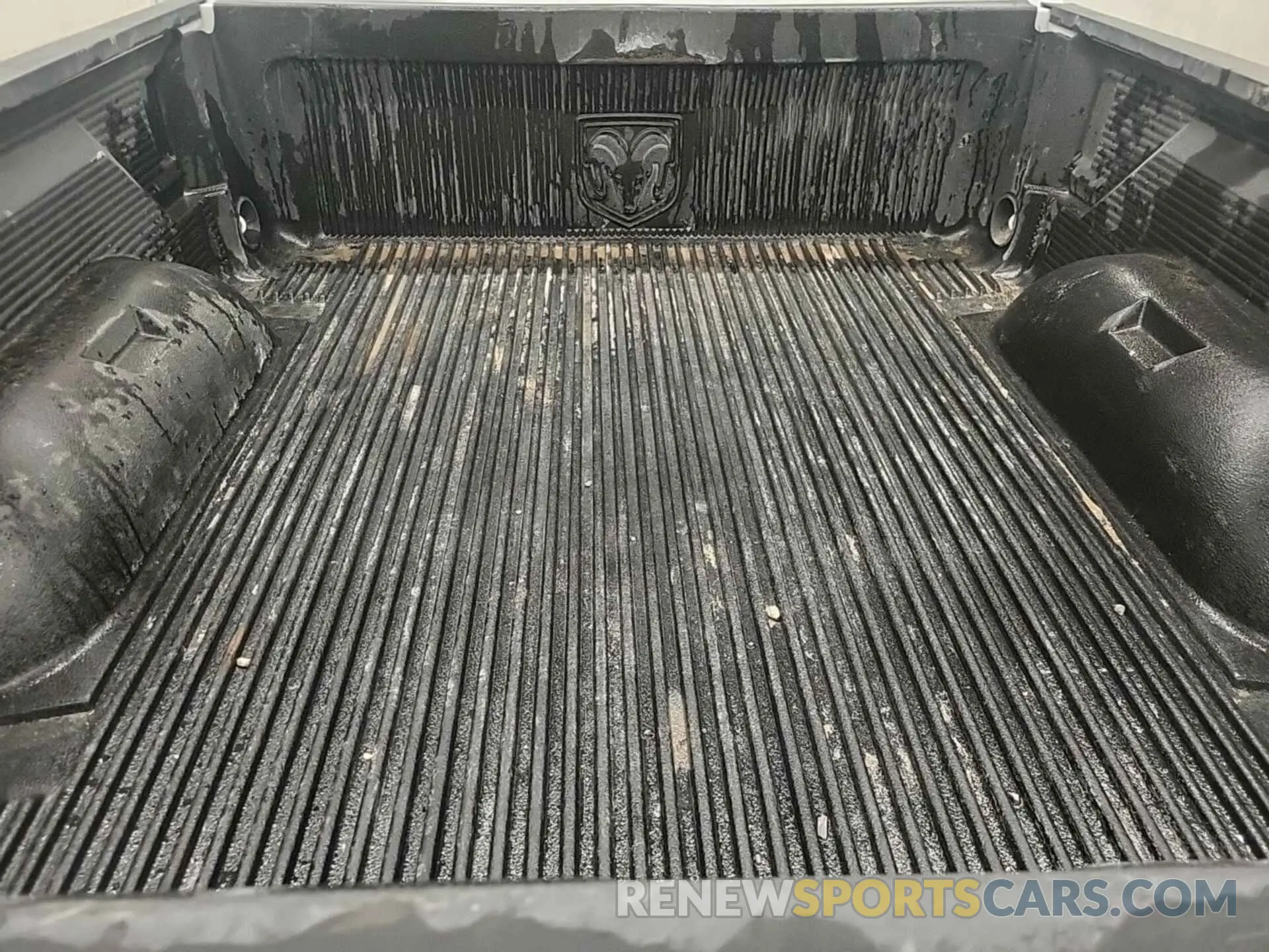 3 fotografías del automóvil dañado 1C6RR7FG3NS161939 RAM 1500 CLASSIC 2022