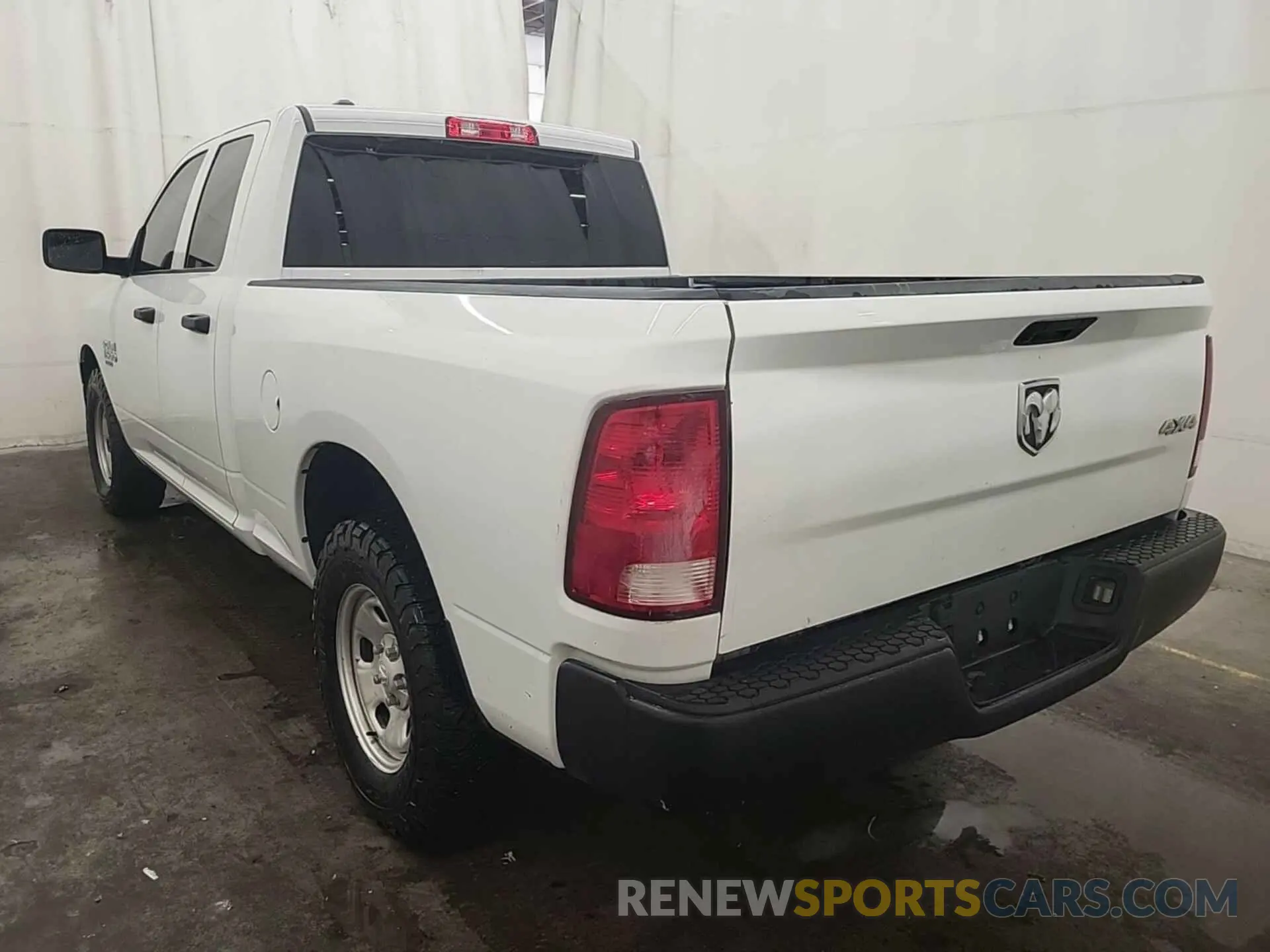 5 fotografías del automóvil dañado 1C6RR7FG3NS161939 RAM 1500 CLASSIC 2022