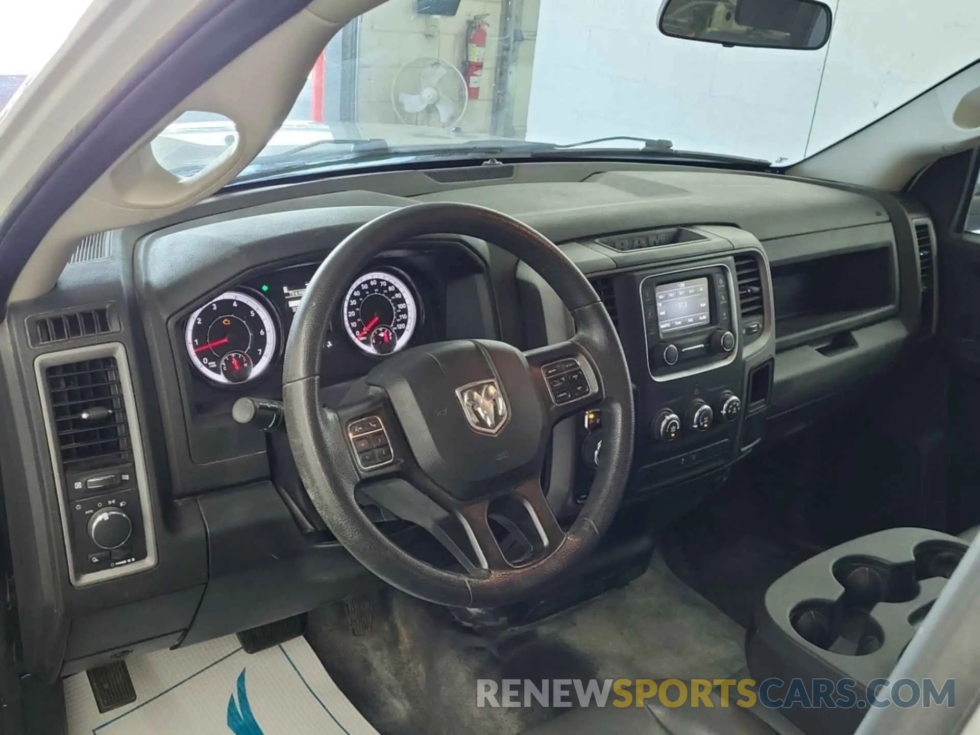 3 fotografías del automóvil dañado 1C6RR7FG5NS152725 RAM 1500 CLASSIC 2022