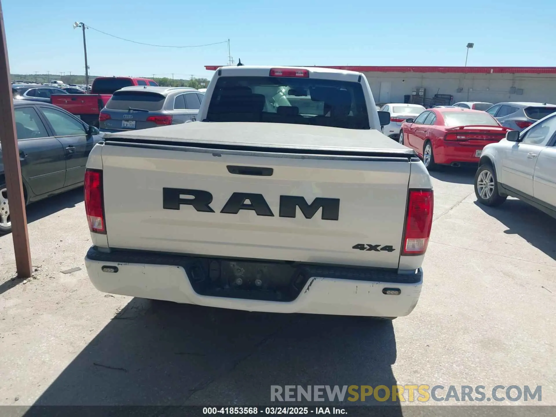 17 fotografías del automóvil dañado 1C6RR7FG8NS175576 RAM 1500 CLASSIC 2022