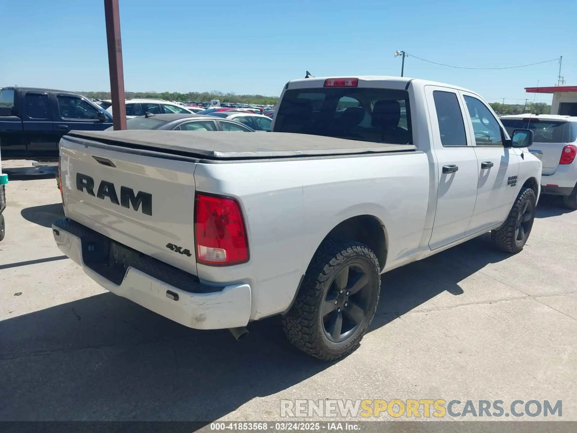 4 fotografías del automóvil dañado 1C6RR7FG8NS175576 RAM 1500 CLASSIC 2022