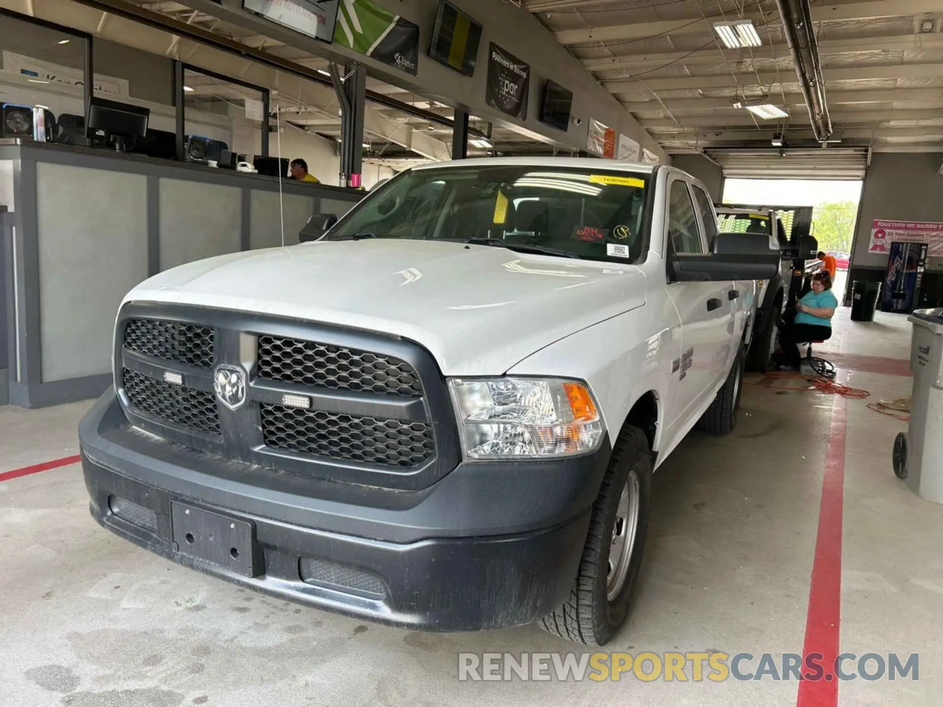 18 fotografías del automóvil dañado 1C6RR7FT0NS172474 RAM 1500 CLASSIC 2022