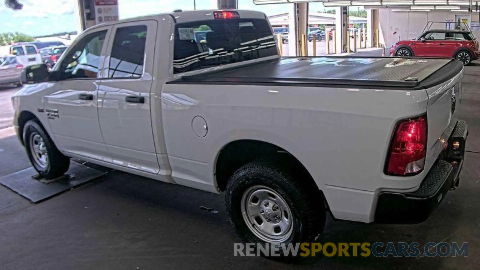 11 fotografías del automóvil dañado 1C6RR7FT1NS172483 RAM 1500 CLASSIC 2022