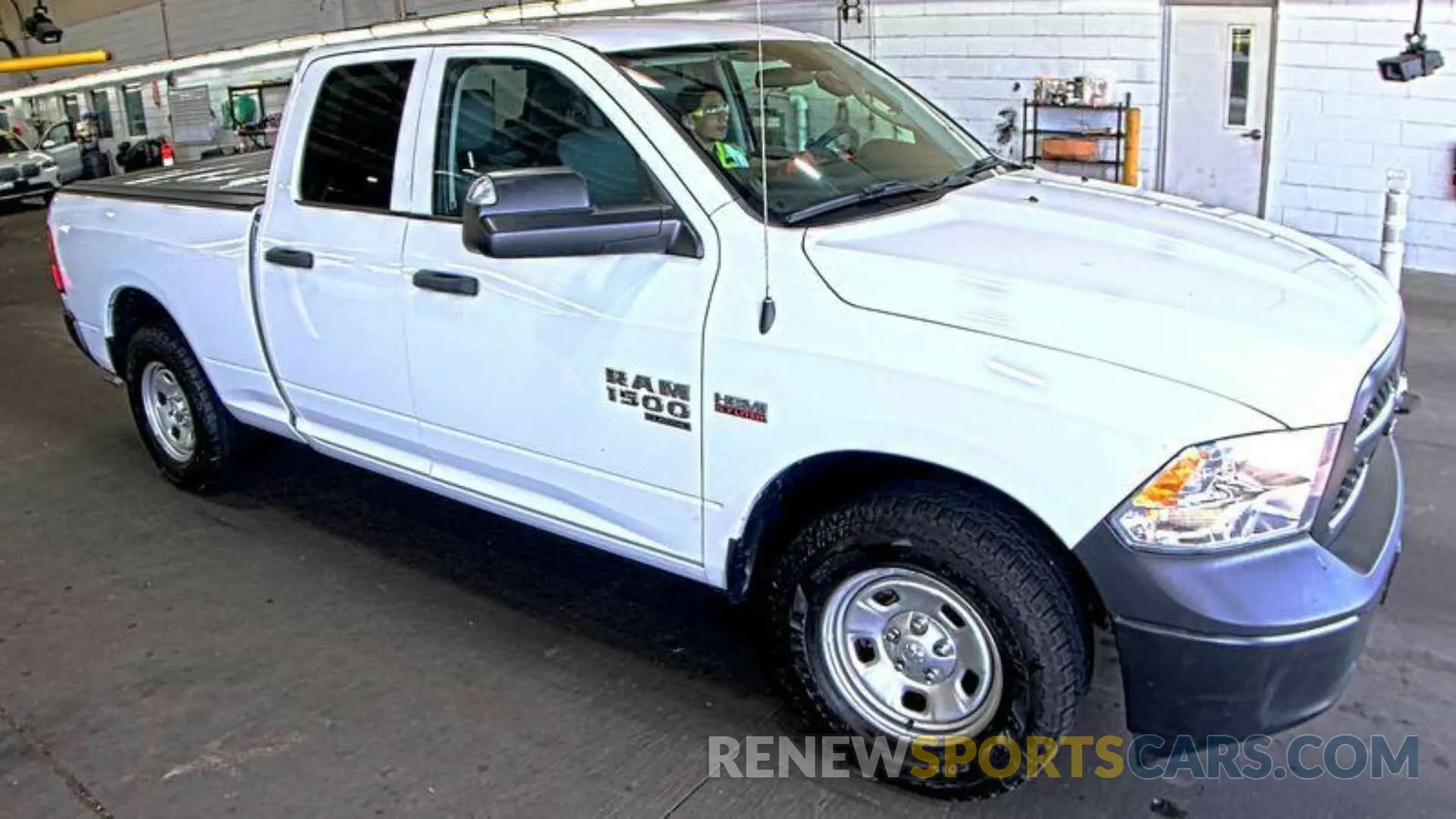 13 fotografías del automóvil dañado 1C6RR7FT1NS172483 RAM 1500 CLASSIC 2022