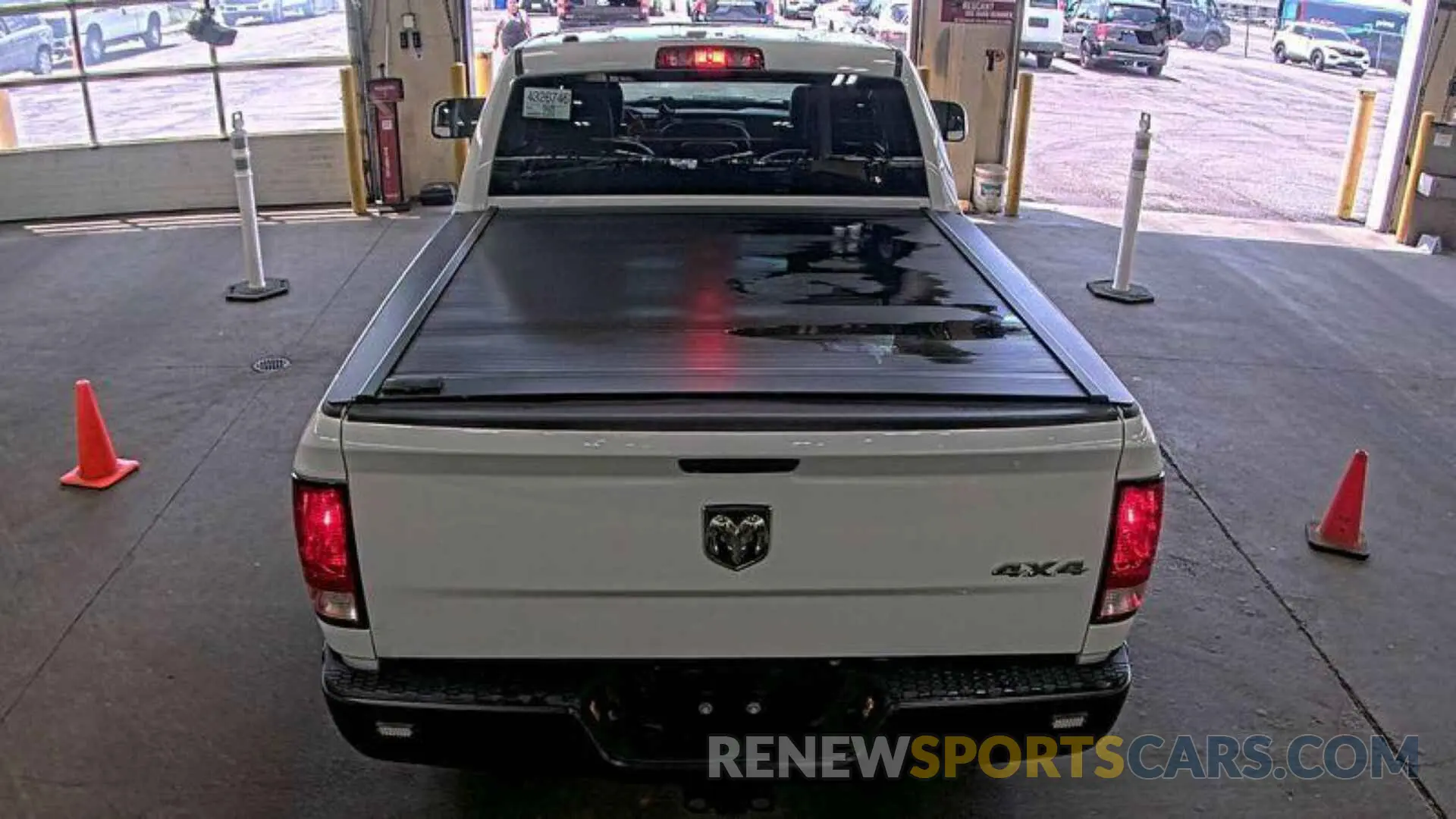 14 fotografías del automóvil dañado 1C6RR7FT1NS172483 RAM 1500 CLASSIC 2022