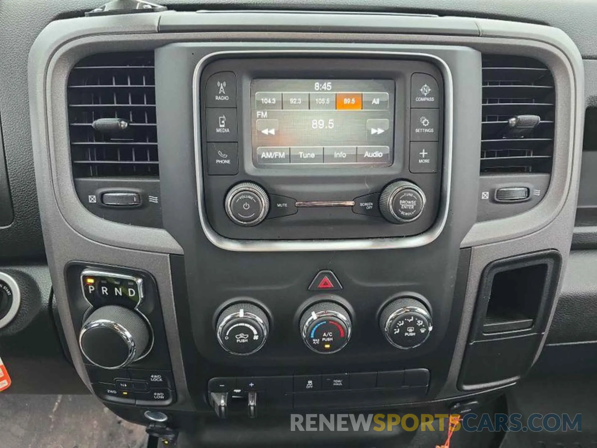 9 fotografías del automóvil dañado 1C6RR7FT1NS172483 RAM 1500 CLASSIC 2022