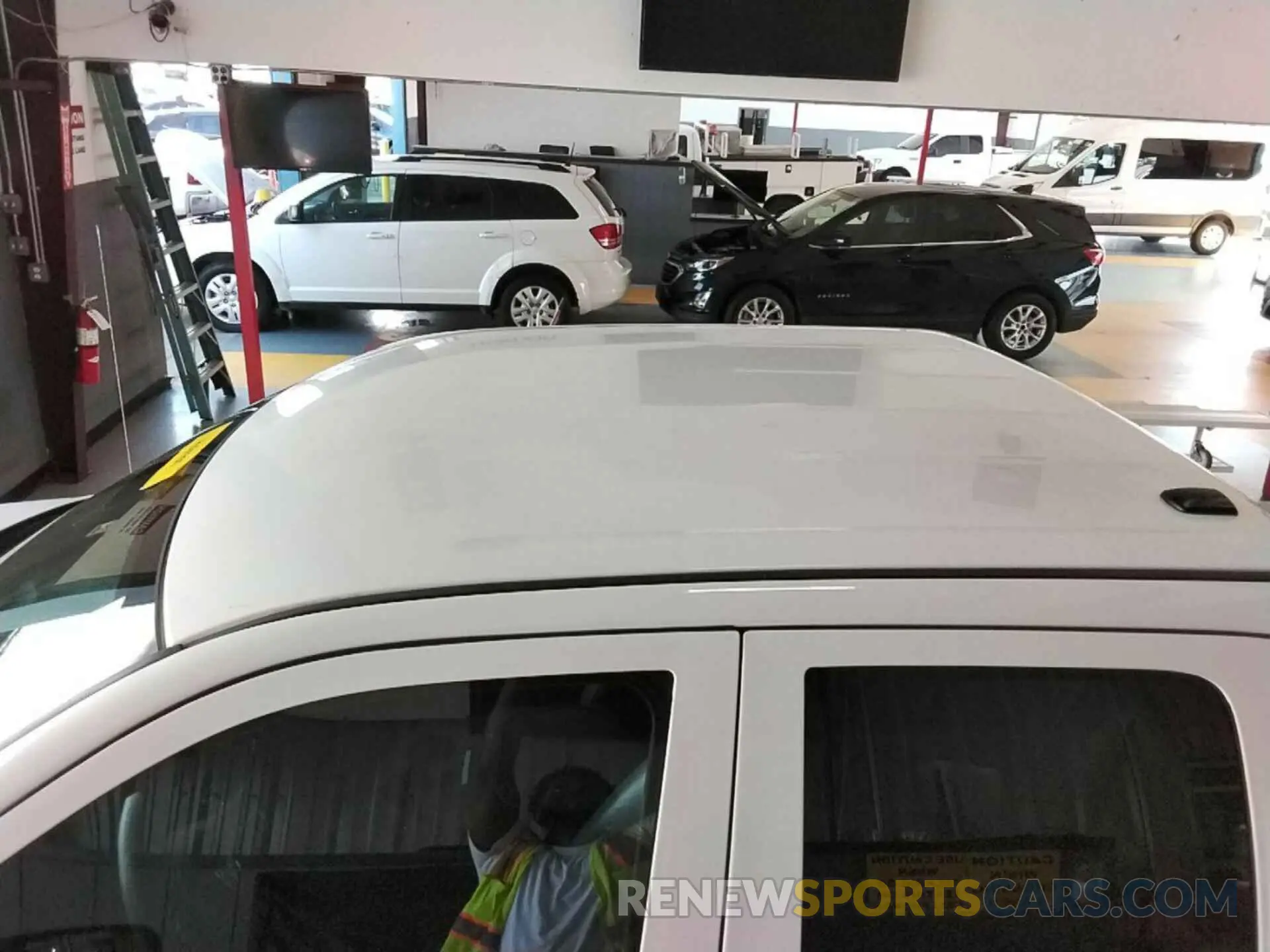 14 fotografías del automóvil dañado 1C6RR7FT1NS187128 RAM 1500 CLASSIC 2022