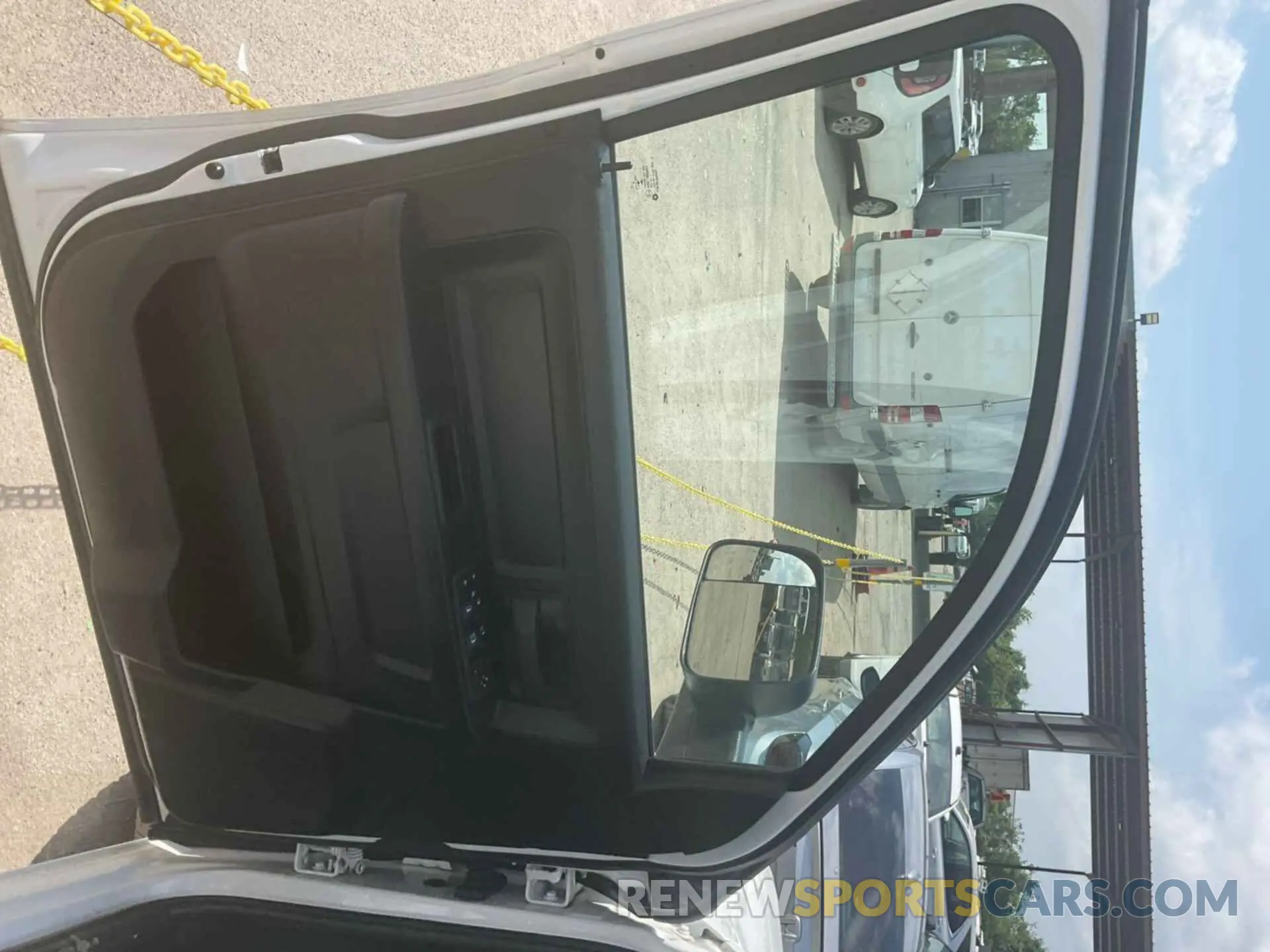 4 fotografías del automóvil dañado 1C6RR7FT3NS187129 RAM 1500 CLASSIC 2022