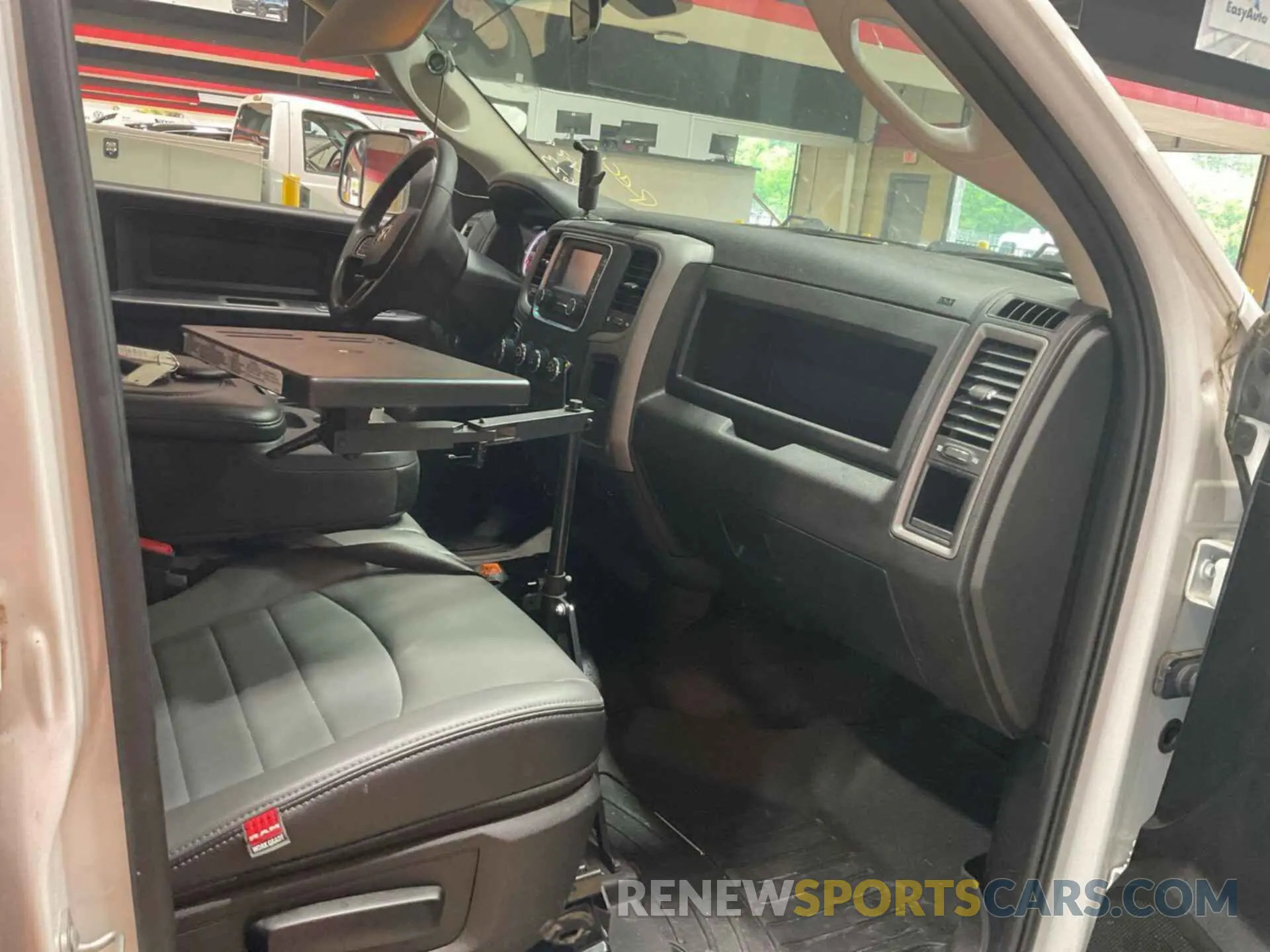 27 fotografías del automóvil dañado 1C6RR7FT9NS172473 RAM 1500 CLASSIC 2022