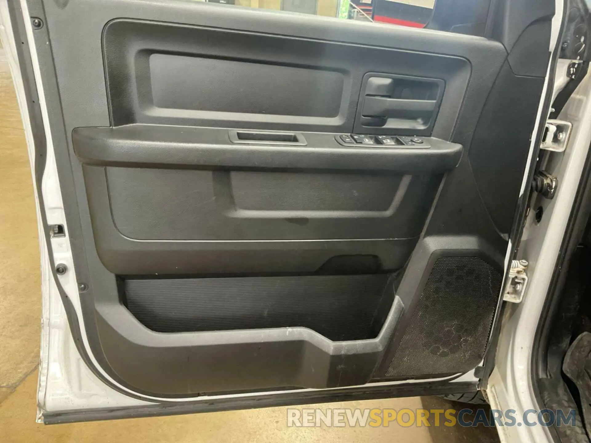 36 fotografías del automóvil dañado 1C6RR7FT9NS172473 RAM 1500 CLASSIC 2022