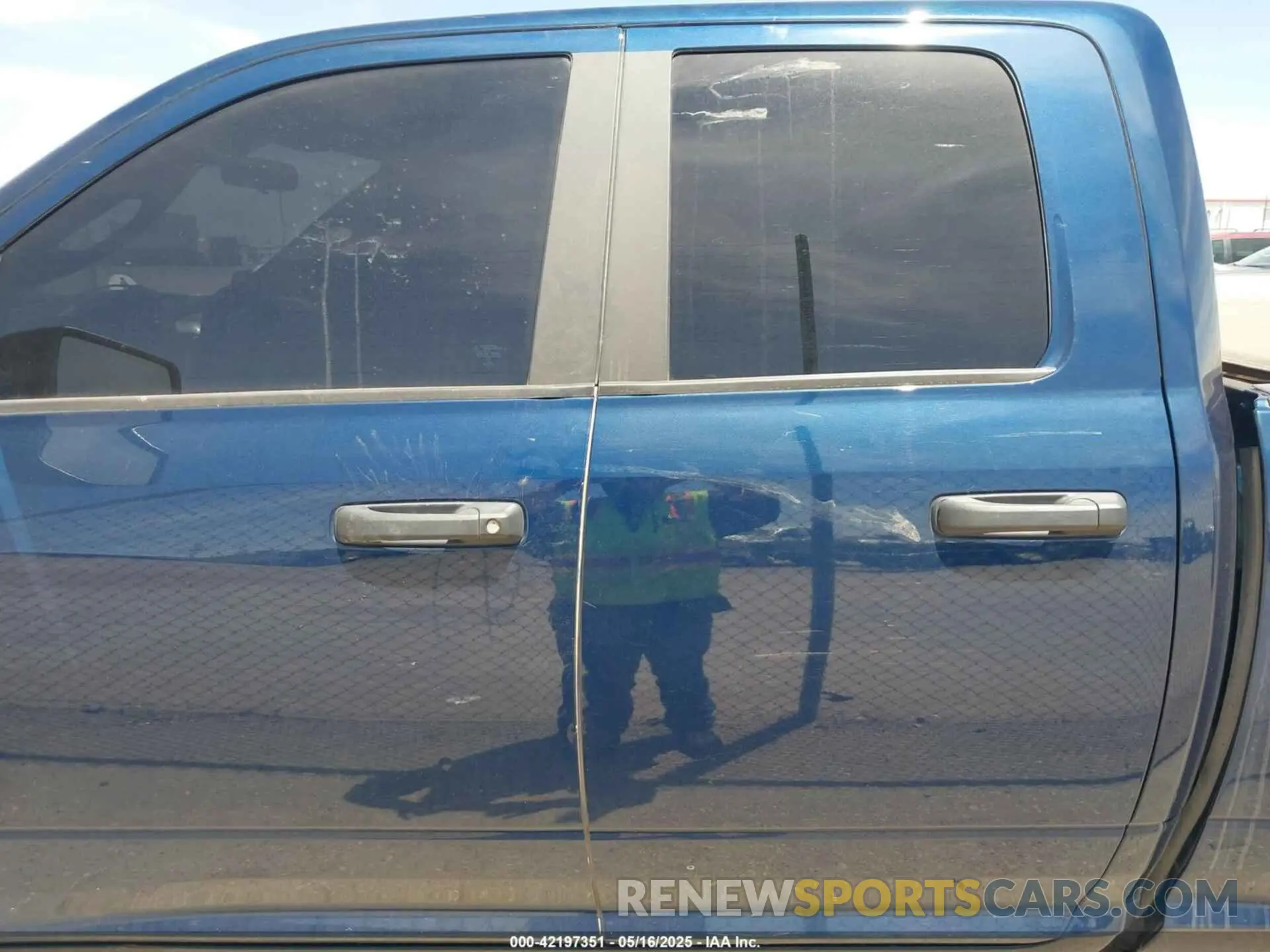 14 fotografías del automóvil dañado 1C6RR7GG4NS230068 RAM 1500 CLASSIC 2022