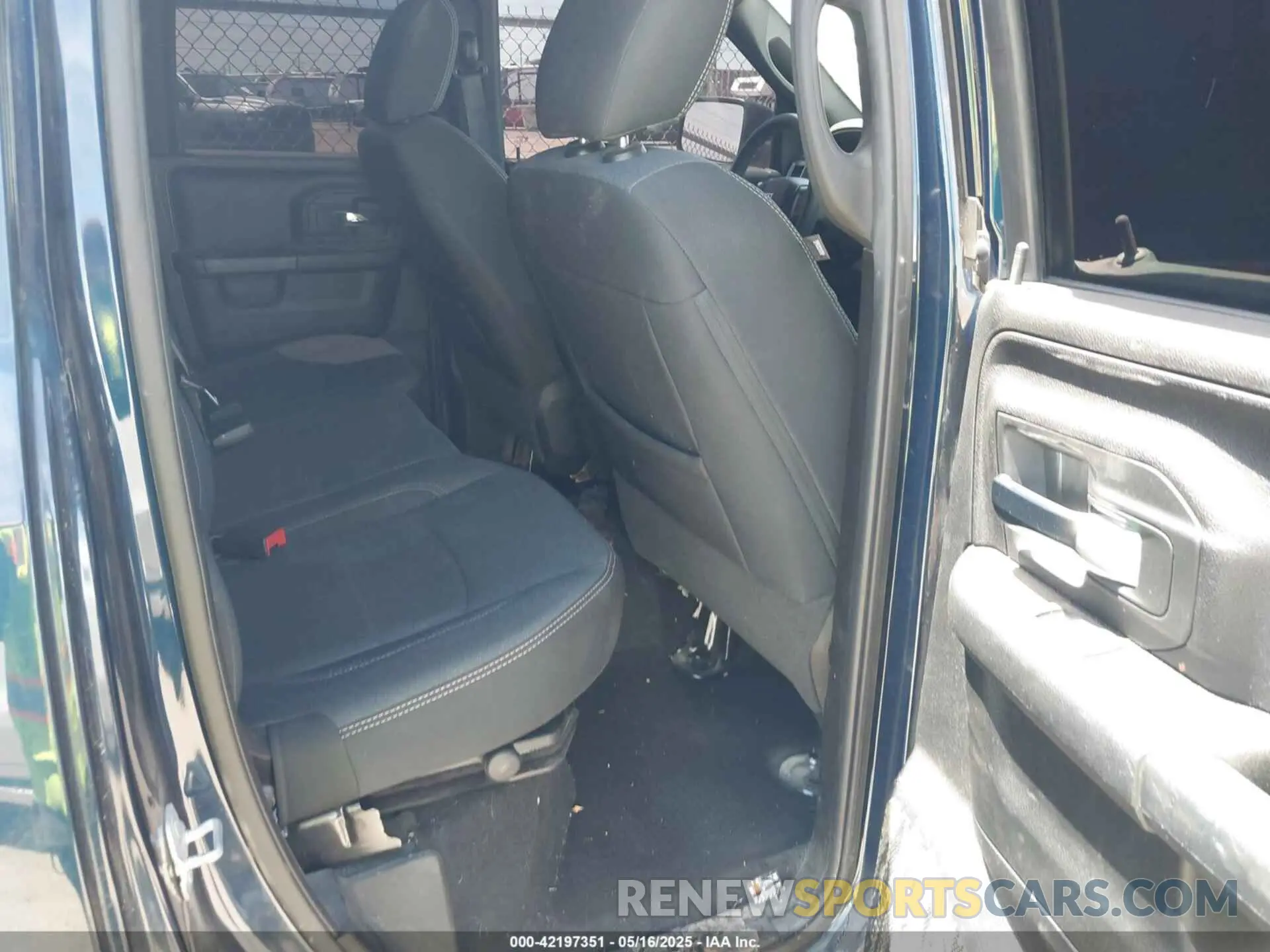 8 fotografías del automóvil dañado 1C6RR7GG4NS230068 RAM 1500 CLASSIC 2022