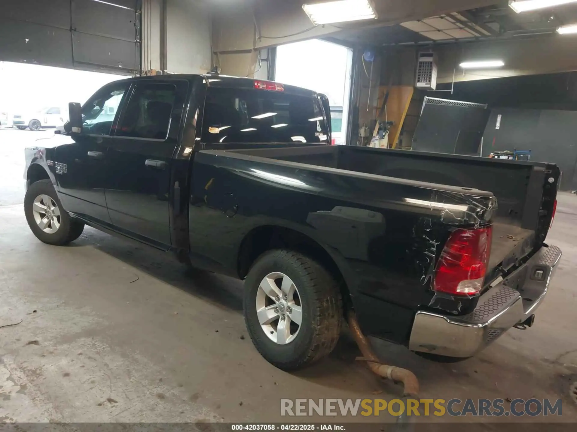 3 fotografías del automóvil dañado 1C6RR7ST8NS233494 RAM 1500 CLASSIC 2022