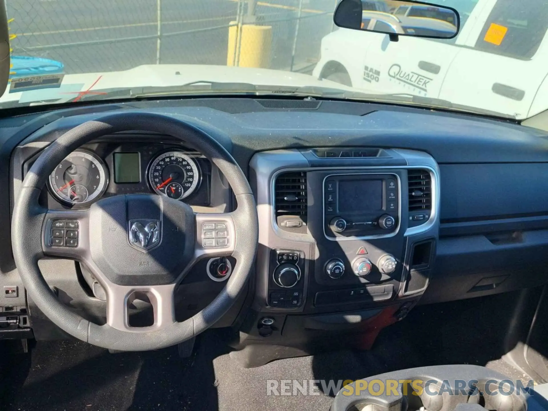 5 fotografías del automóvil dañado 1C6RR7TT1NS172519 RAM 1500 CLASSIC 2022