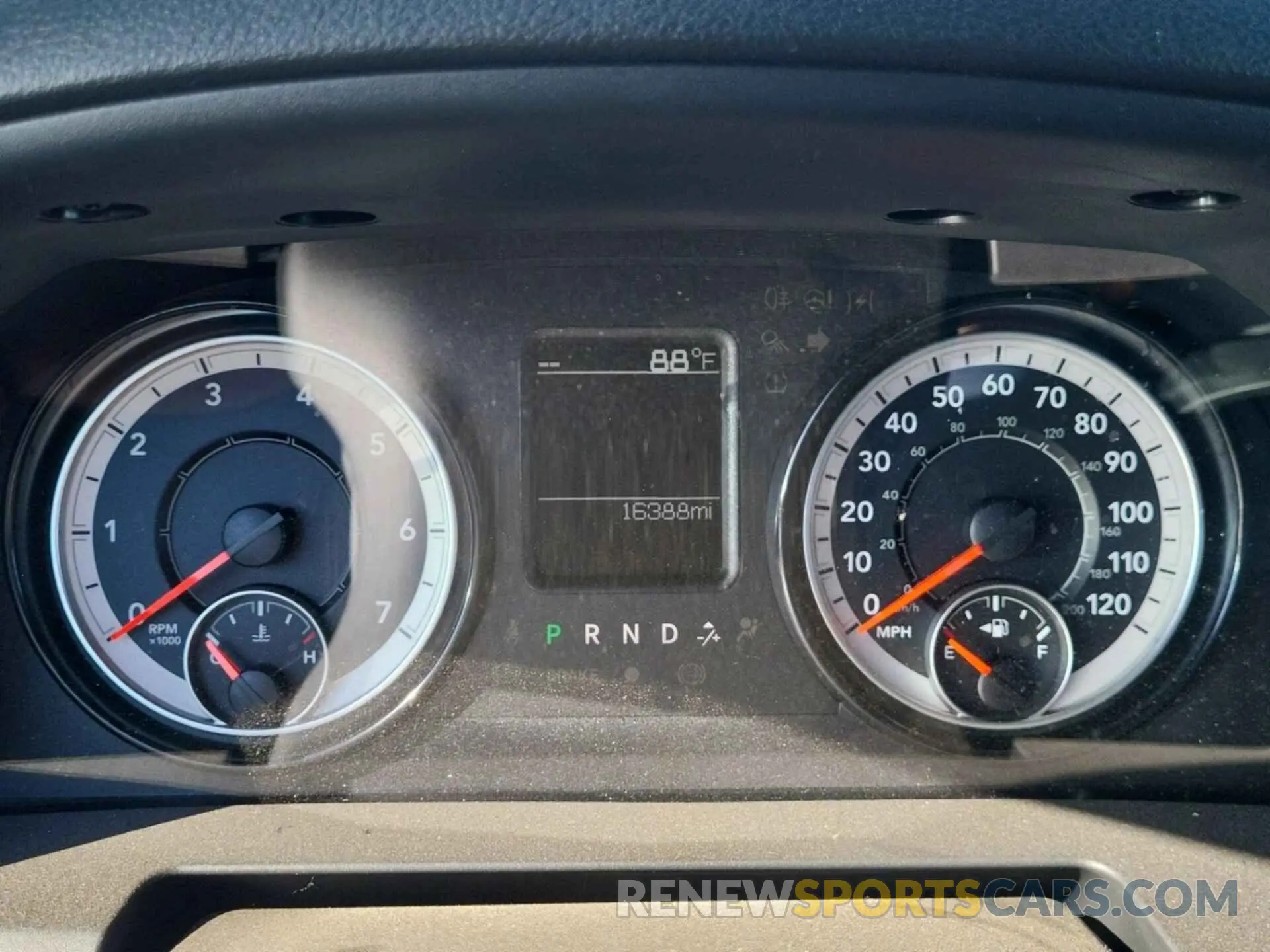 6 fotografías del automóvil dañado 1C6RR7TT1NS172519 RAM 1500 CLASSIC 2022