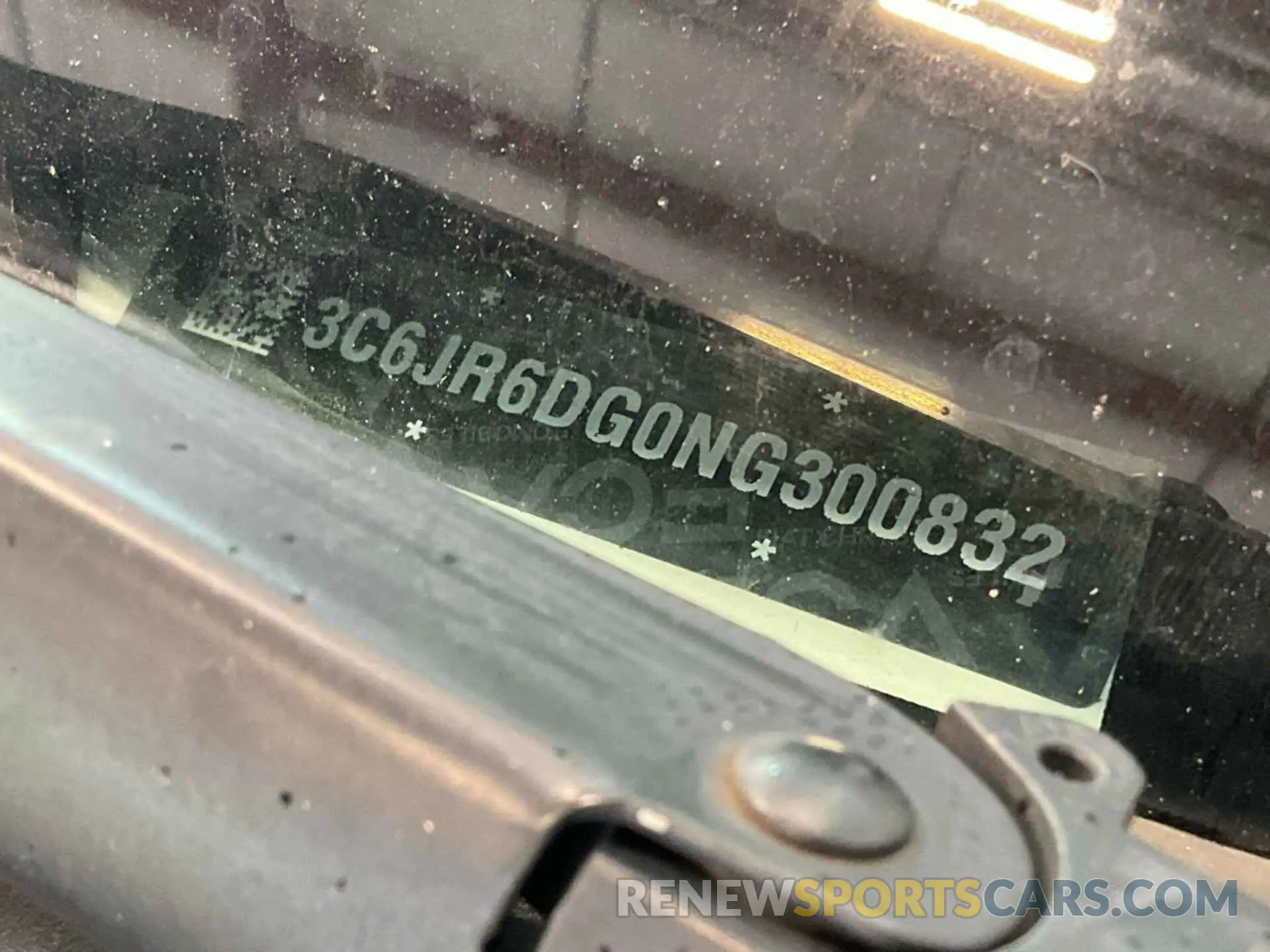 24 fotografías del automóvil dañado 3C6JR6DG0NG300832 RAM 1500 CLASSIC 2022