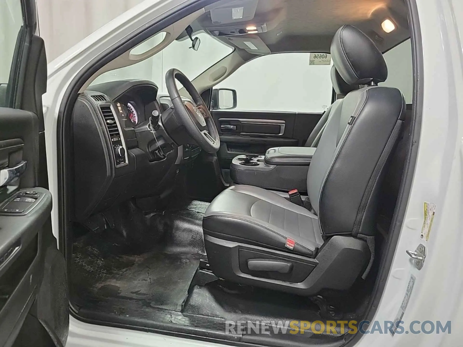 14 fotografías del automóvil dañado 3C6JR6DG4NG313521 RAM 1500 CLASSIC 2022