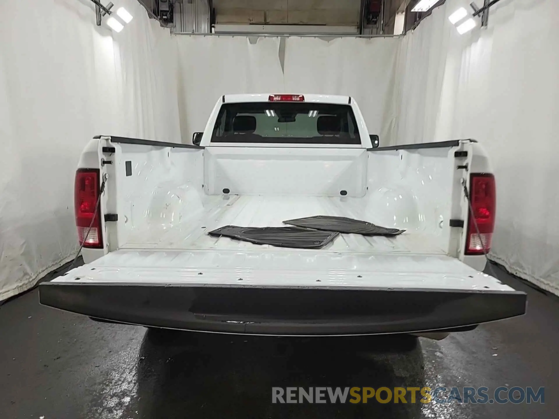 5 fotografías del automóvil dañado 3C6JR6DG4NG313521 RAM 1500 CLASSIC 2022