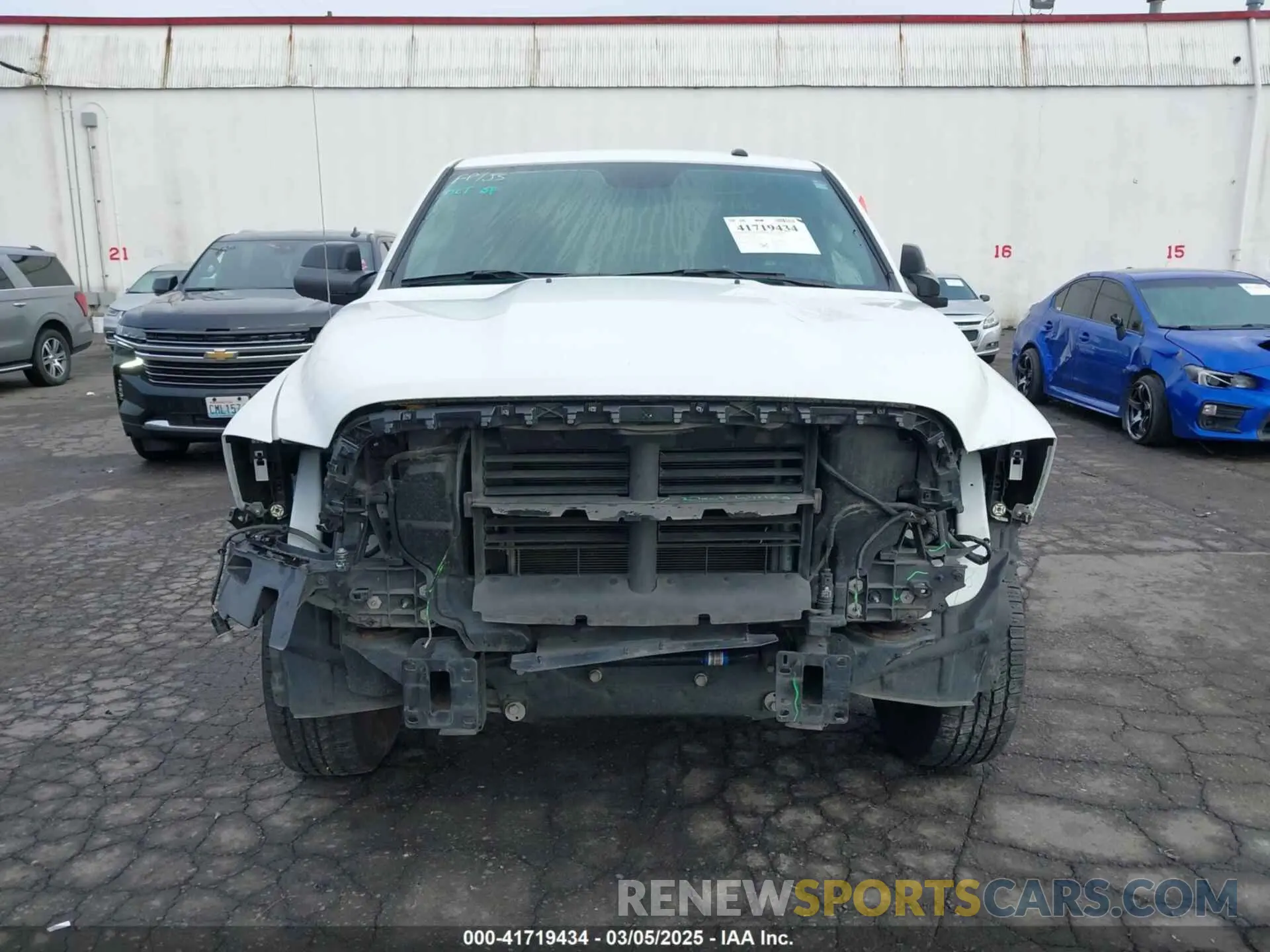 13 fotografías del automóvil dañado 3C6JR7DG3NG332356 RAM 1500 CLASSIC 2022