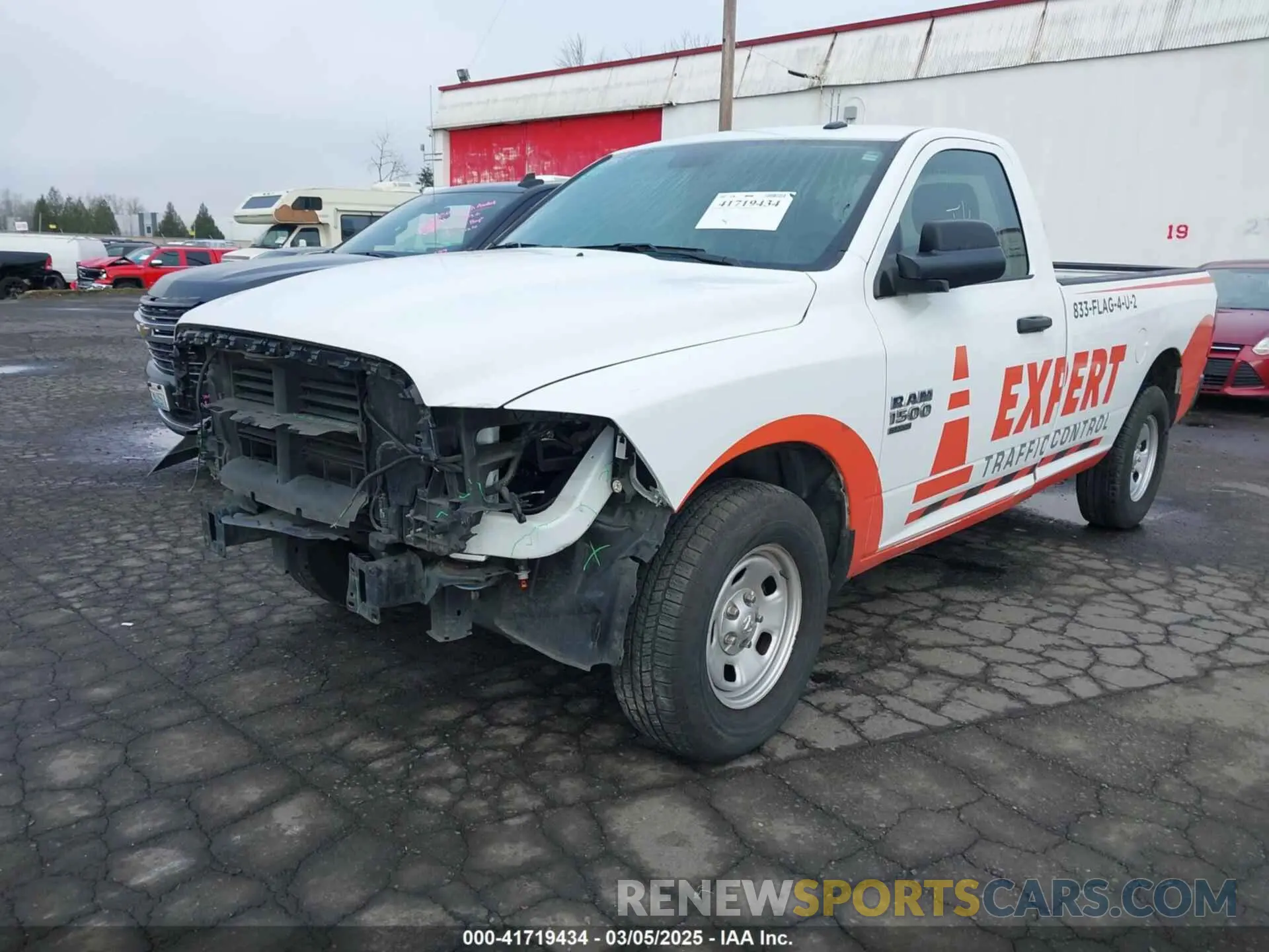 2 fotografías del automóvil dañado 3C6JR7DG3NG332356 RAM 1500 CLASSIC 2022