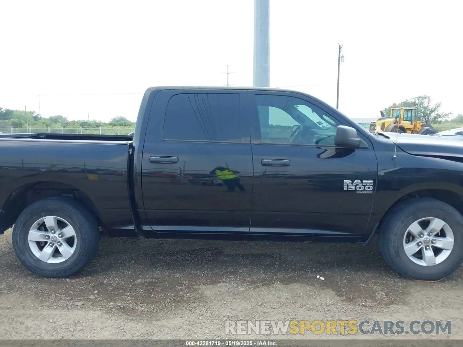 14 fotografías del automóvil dañado 3C6RR6KG4NG172472 RAM 1500 CLASSIC 2022