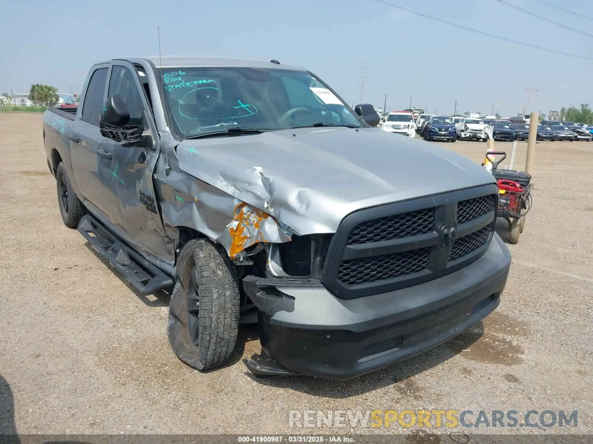 1 fotografías del automóvil dañado 3C6RR6KG6NG210655 RAM 1500 CLASSIC 2022