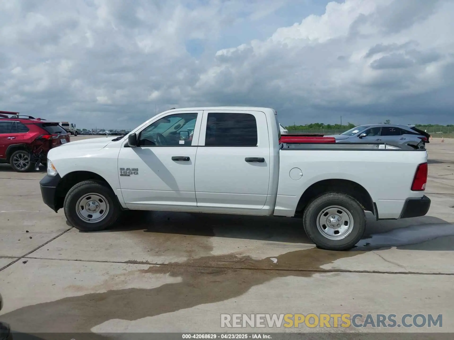 14 fotografías del automóvil dañado 3C6RR7KG3NG301503 RAM 1500 CLASSIC 2022
