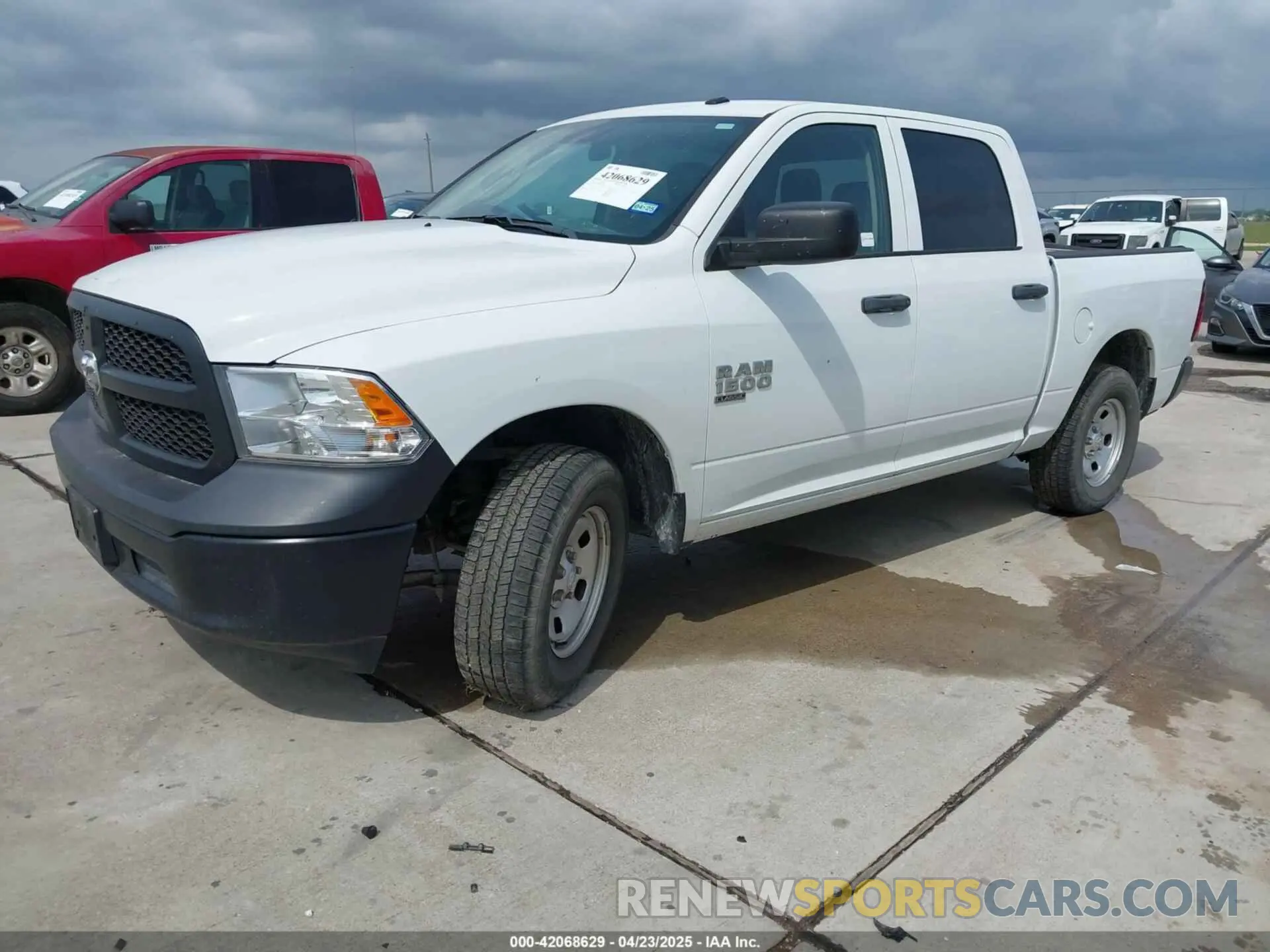 2 fotografías del automóvil dañado 3C6RR7KG3NG301503 RAM 1500 CLASSIC 2022