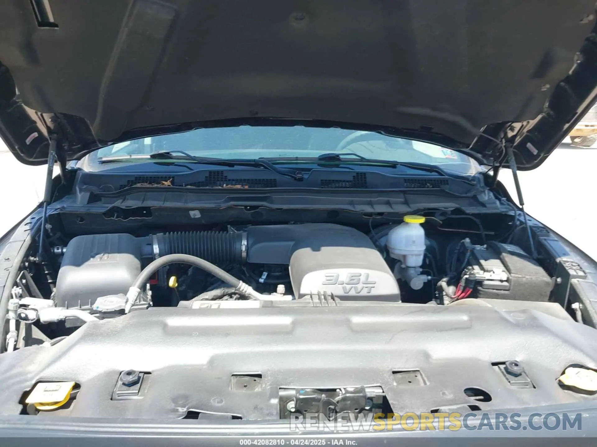 10 fotografías del automóvil dañado 3C6RR7KG8NG341169 RAM 1500 CLASSIC 2022