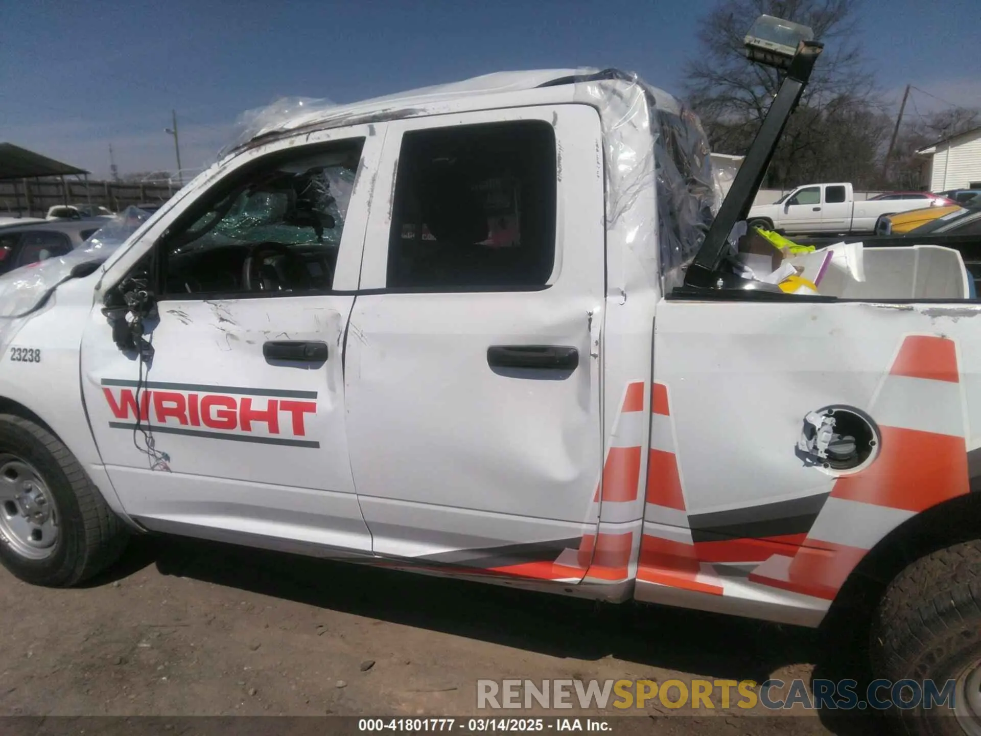 14 fotografías del automóvil dañado 1C6RR6FG9PS522927 RAM 1500 CLASSIC 2023