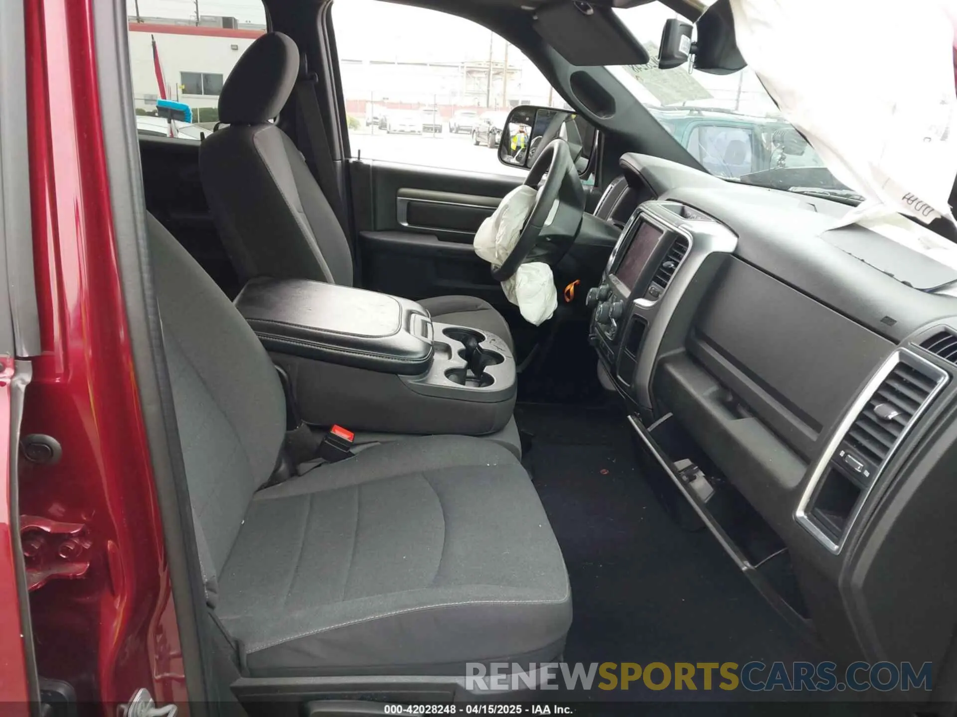 5 fotografías del automóvil dañado 1C6RR7GGXPS540373 RAM 1500 CLASSIC 2023