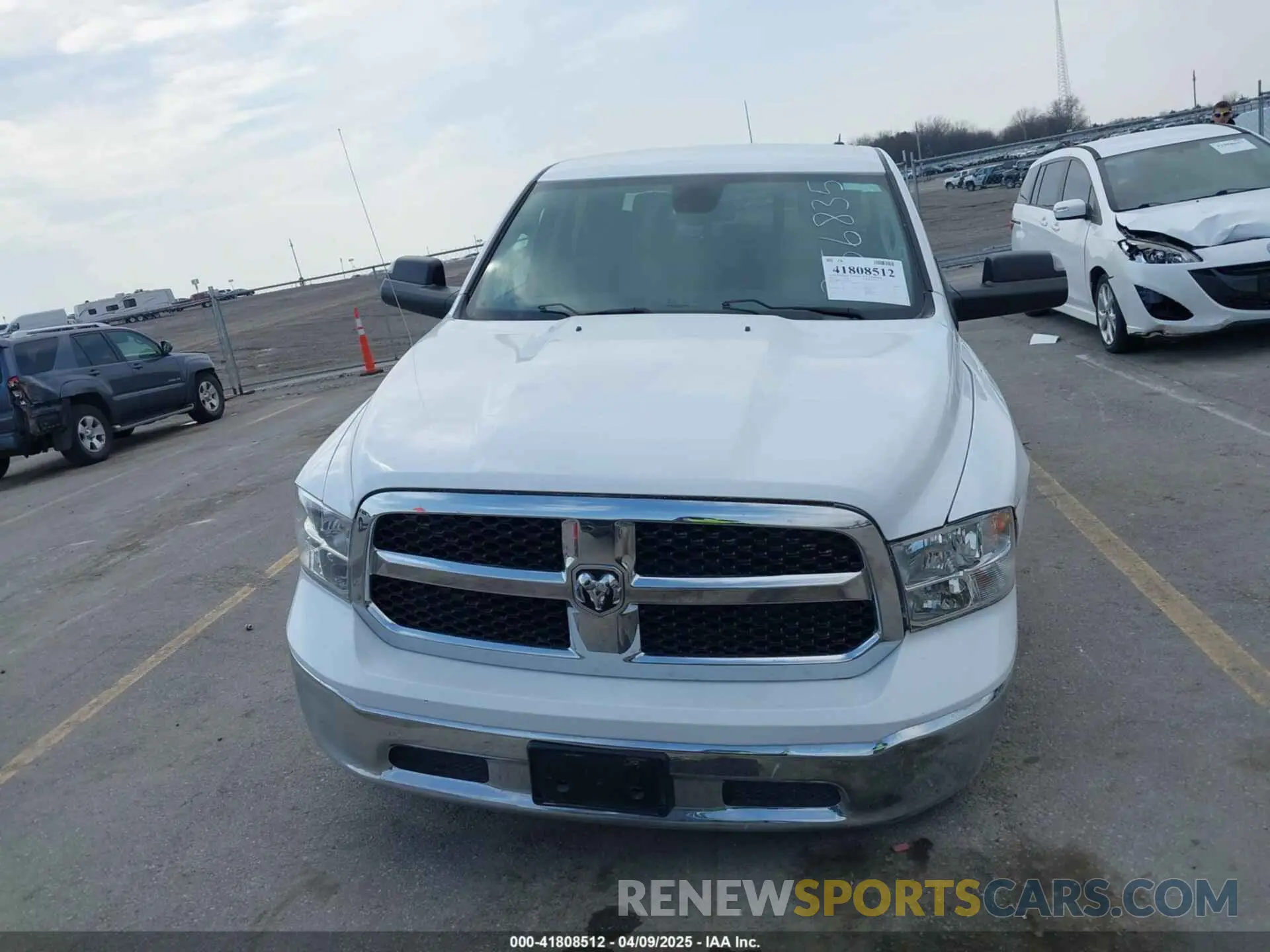 12 fotografías del automóvil dañado 1C6RR7LG0PS517061 RAM 1500 CLASSIC 2023