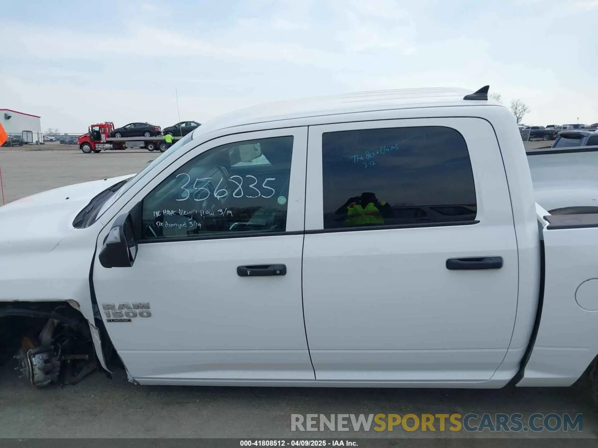 14 fotografías del automóvil dañado 1C6RR7LG0PS517061 RAM 1500 CLASSIC 2023