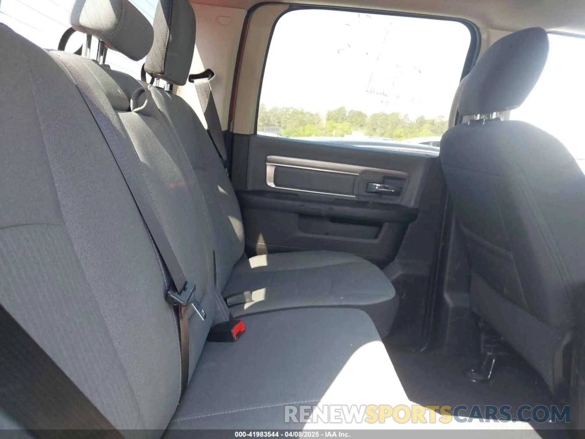 8 fotografías del automóvil dañado 1C6RR7LG2PS517868 RAM 1500 CLASSIC 2023
