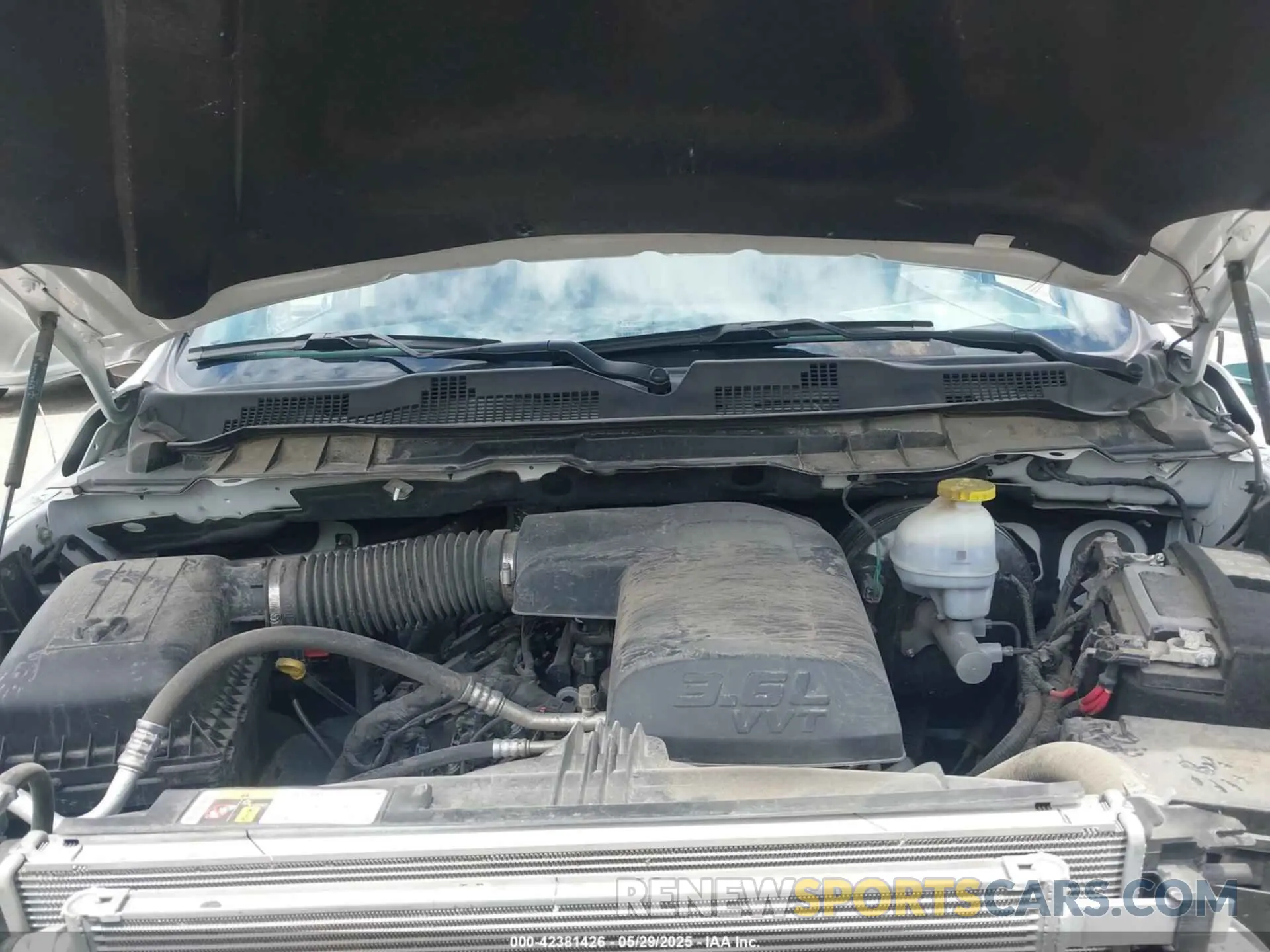 10 fotografías del automóvil dañado 1C6RR7LG5PS566238 RAM 1500 CLASSIC 2023