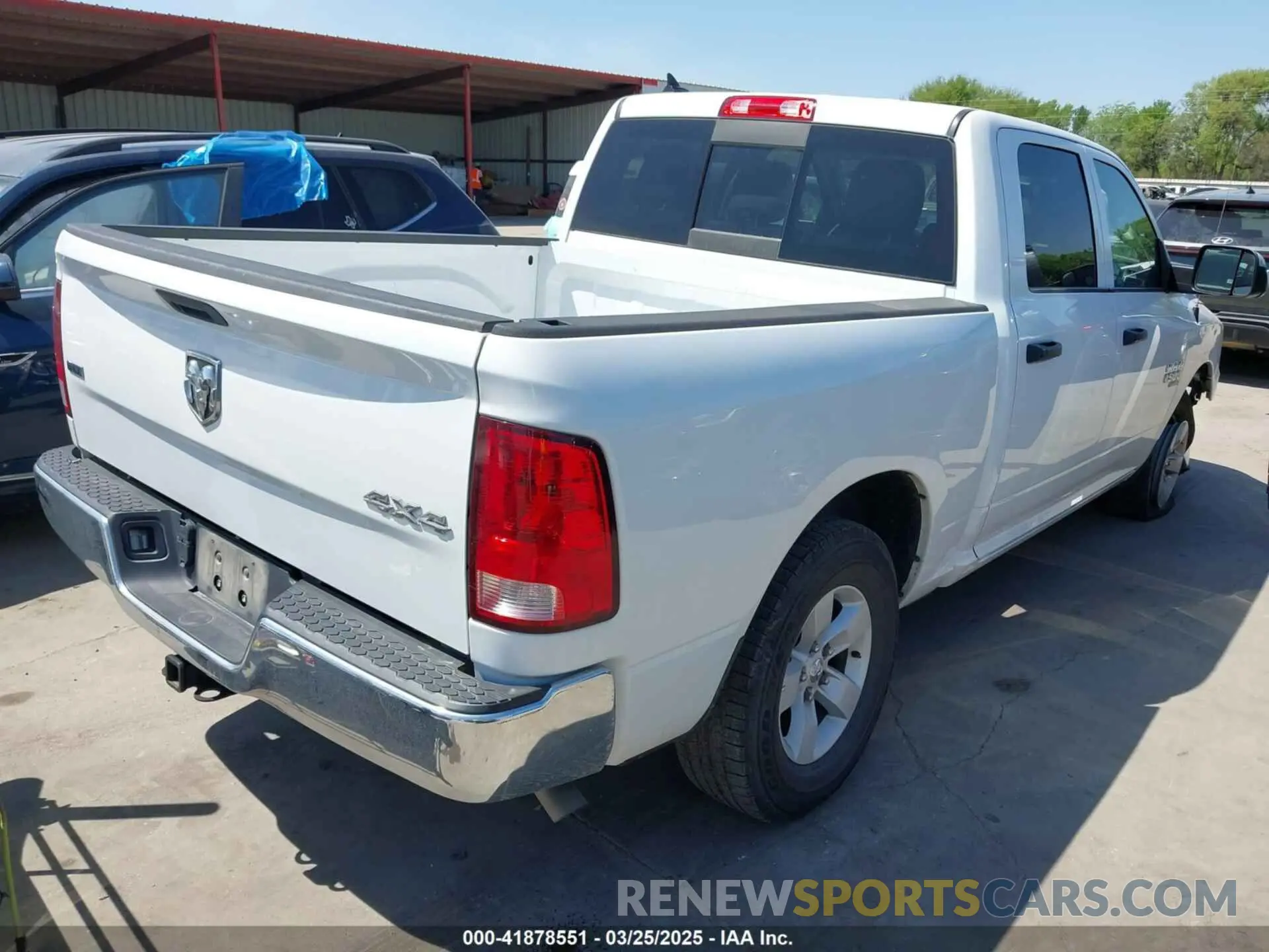 4 fotografías del automóvil dañado 1C6RR7LG7PS517235 RAM 1500 CLASSIC 2023