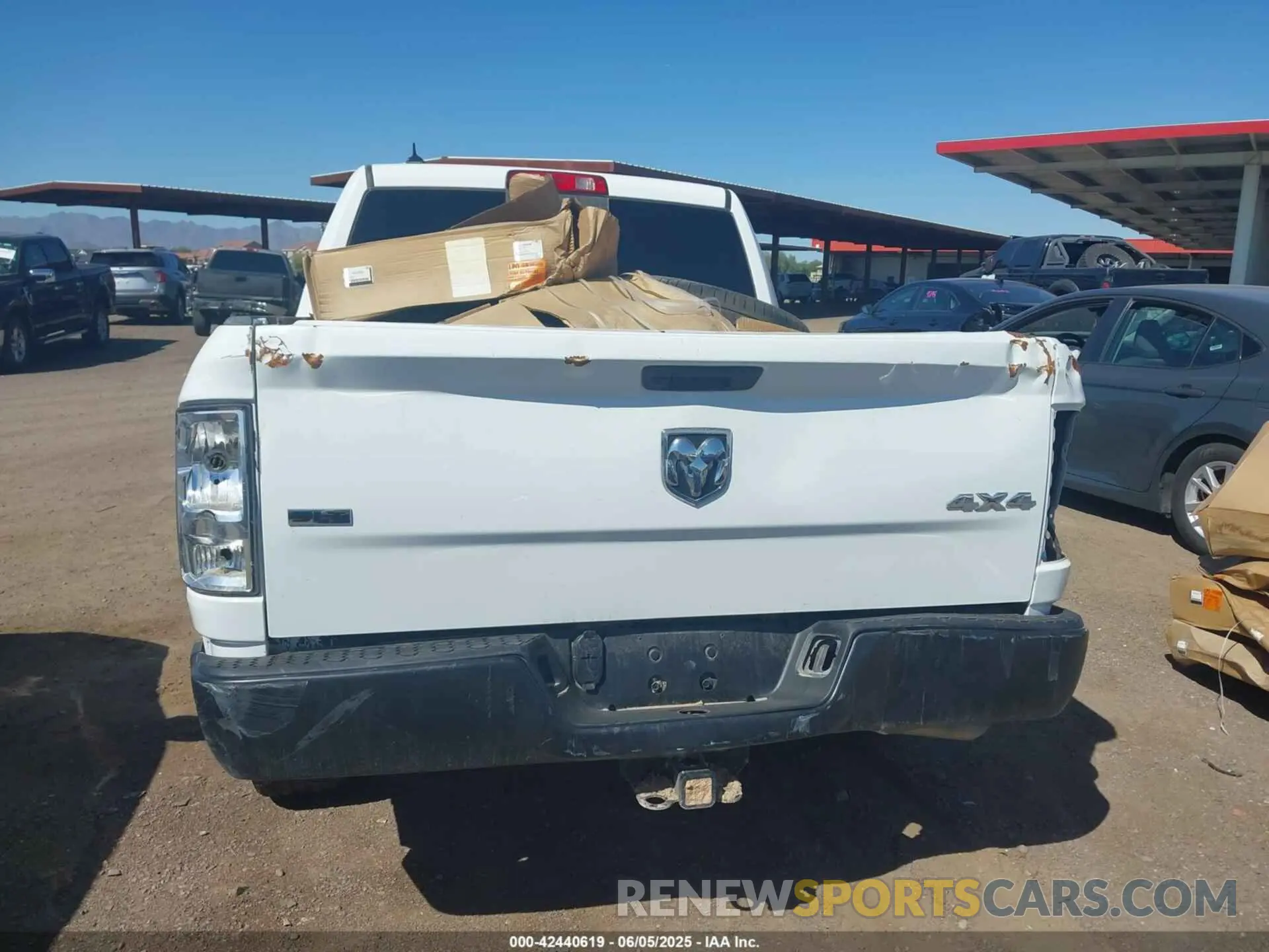15 fotografías del automóvil dañado 1C6RR7LG8PS565794 RAM 1500 CLASSIC 2023