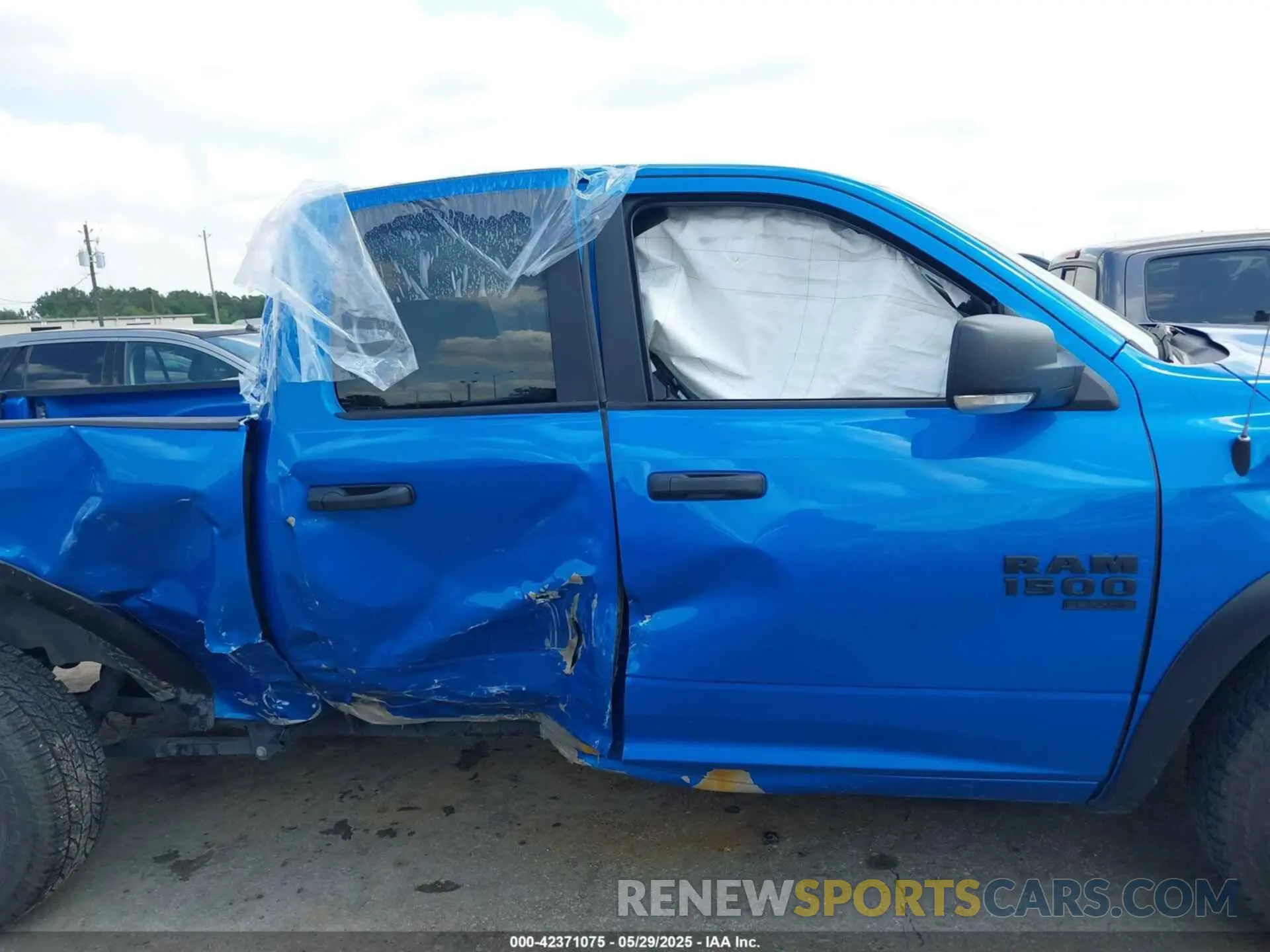 13 fotografías del automóvil dañado 1C6RR6GG9RS128958 RAM 1500 CLASSIC 2024
