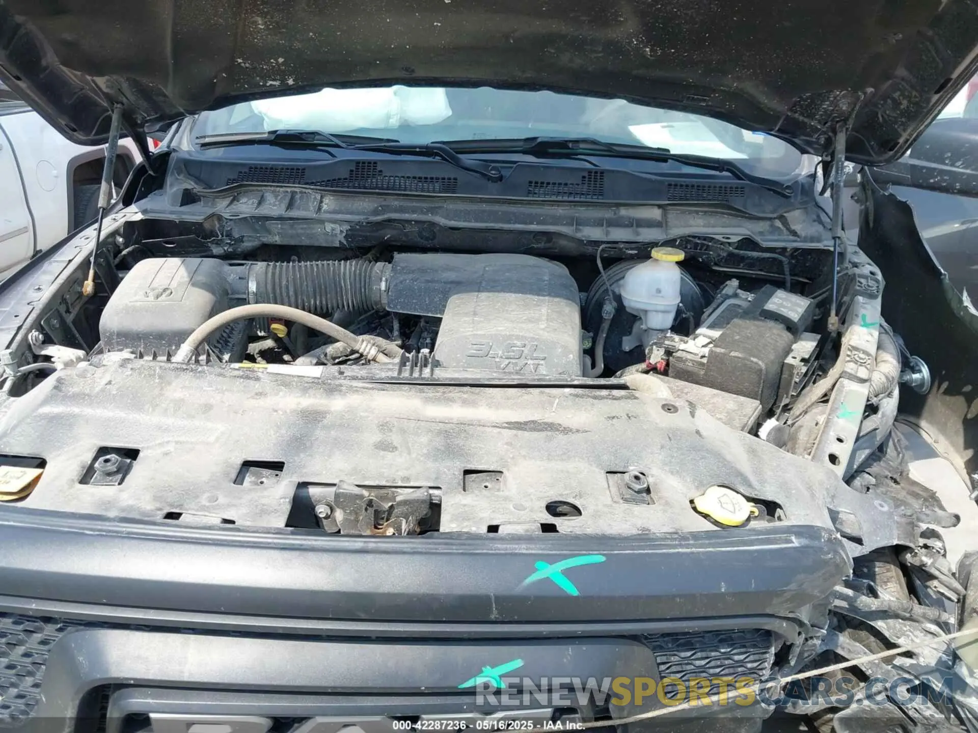 10 fotografías del automóvil dañado 1C6RR6LG5RS127814 RAM 1500 CLASSIC 2024
