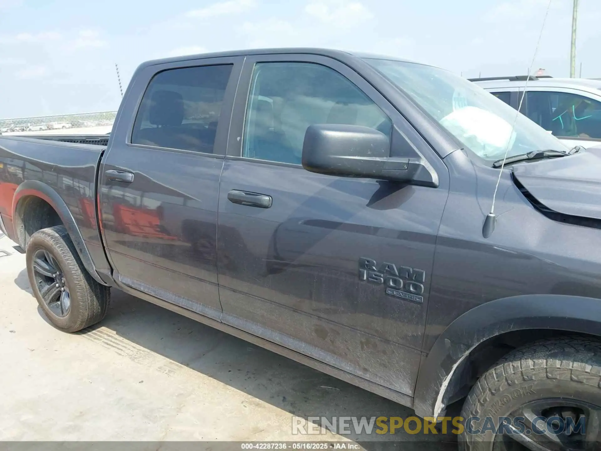 13 fotografías del automóvil dañado 1C6RR6LG5RS127814 RAM 1500 CLASSIC 2024