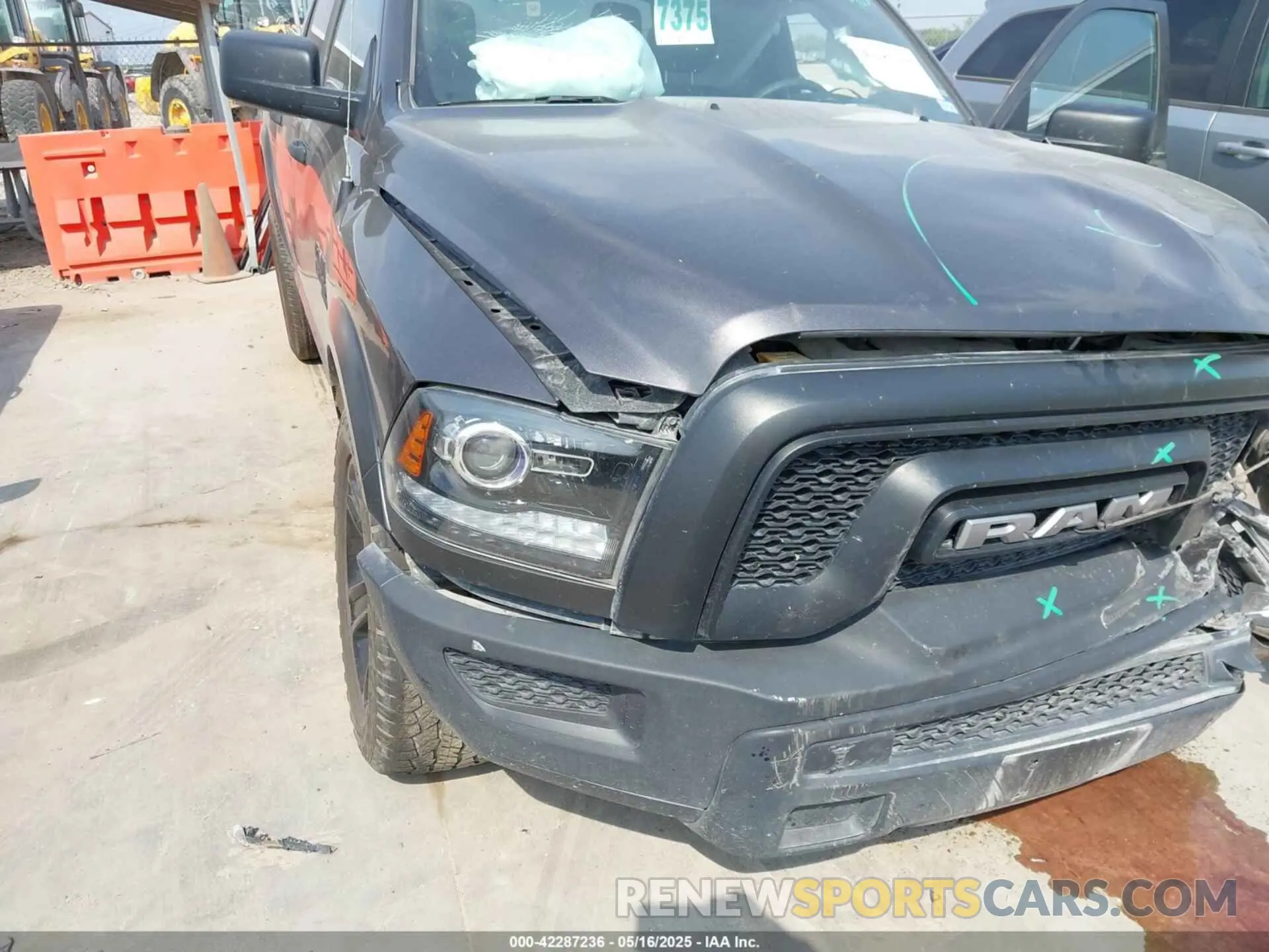 17 fotografías del automóvil dañado 1C6RR6LG5RS127814 RAM 1500 CLASSIC 2024