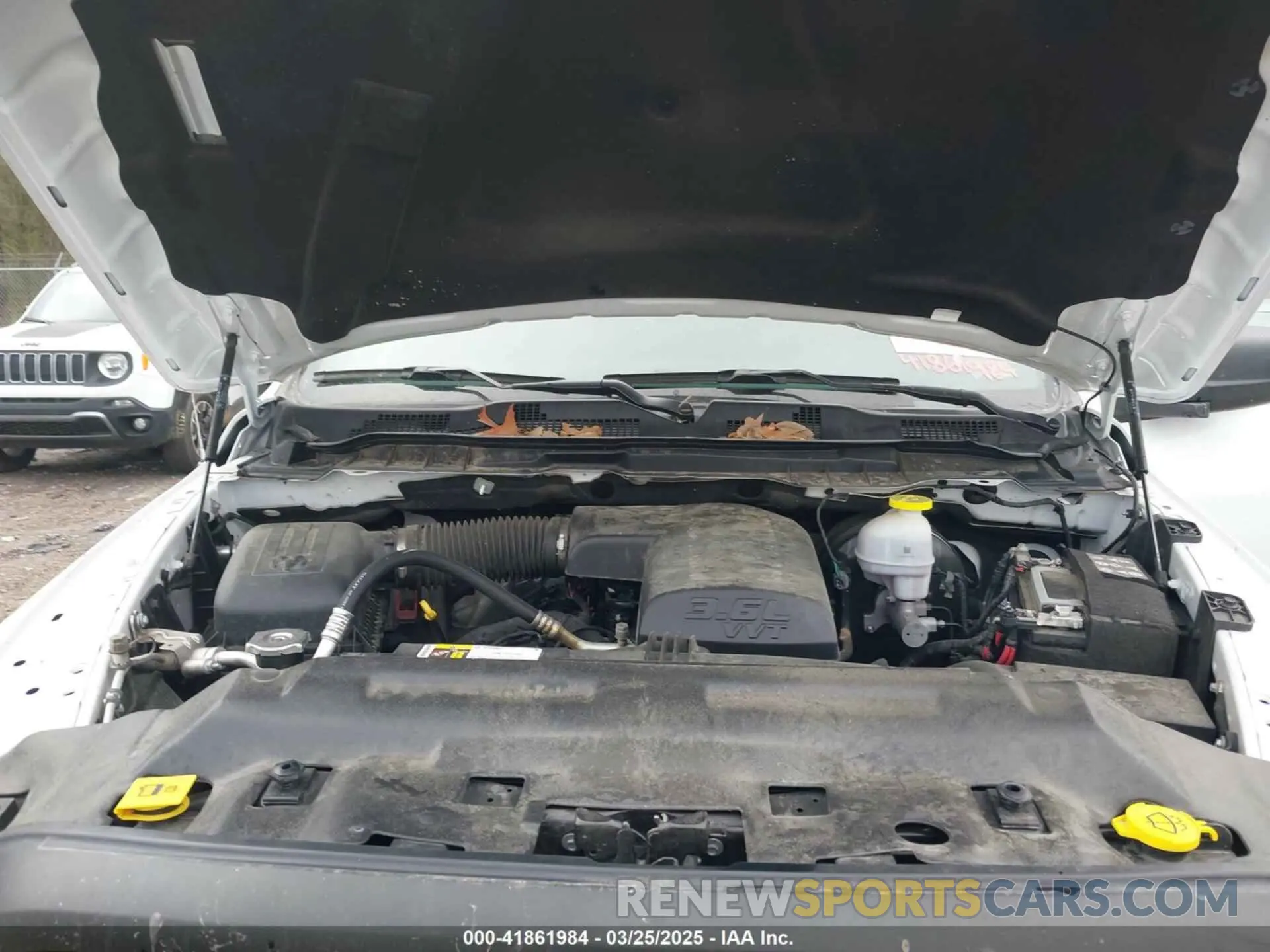 10 fotografías del automóvil dañado 1C6RR6LG7RS127751 RAM 1500 CLASSIC 2024