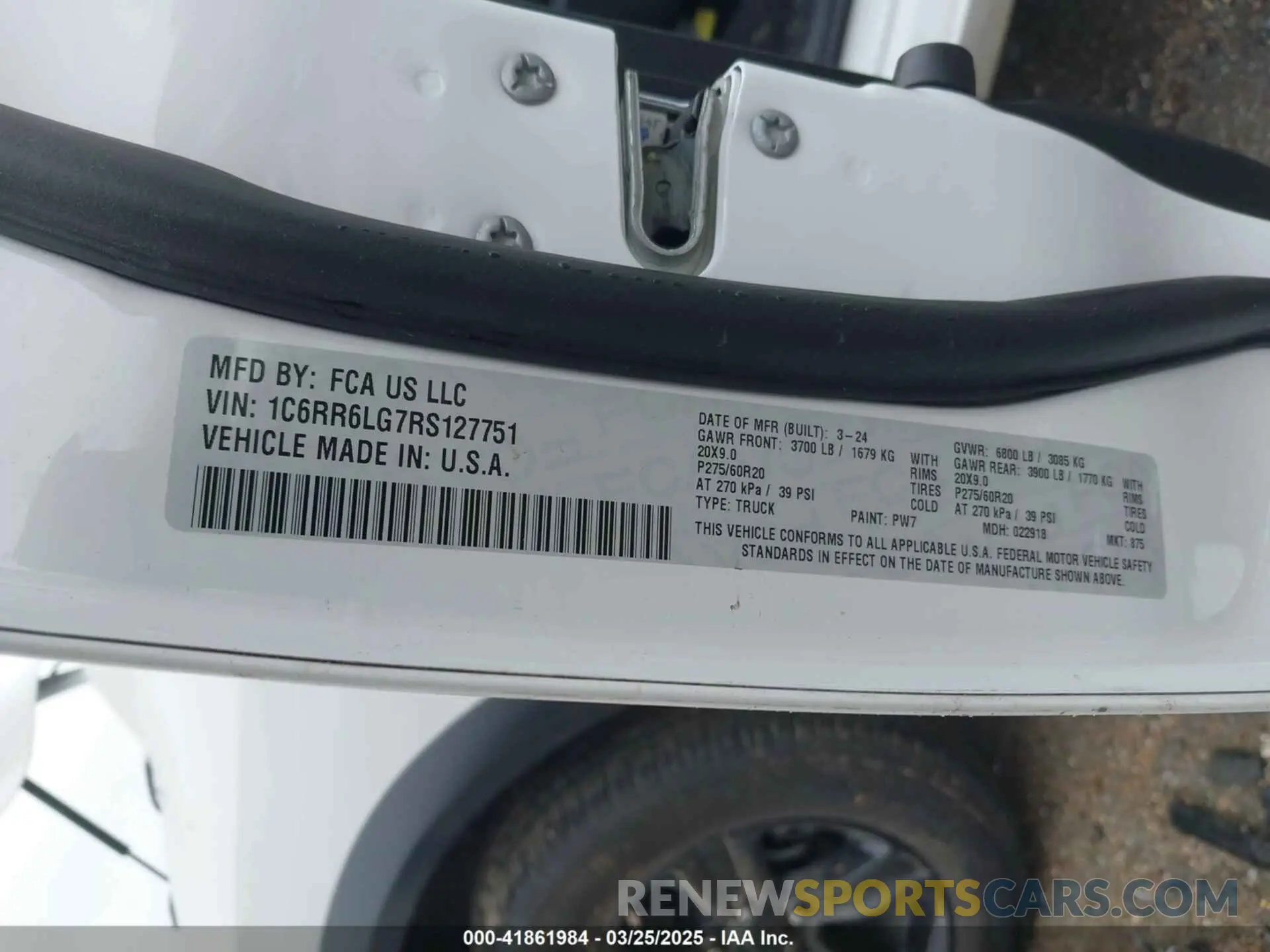 9 fotografías del automóvil dañado 1C6RR6LG7RS127751 RAM 1500 CLASSIC 2024