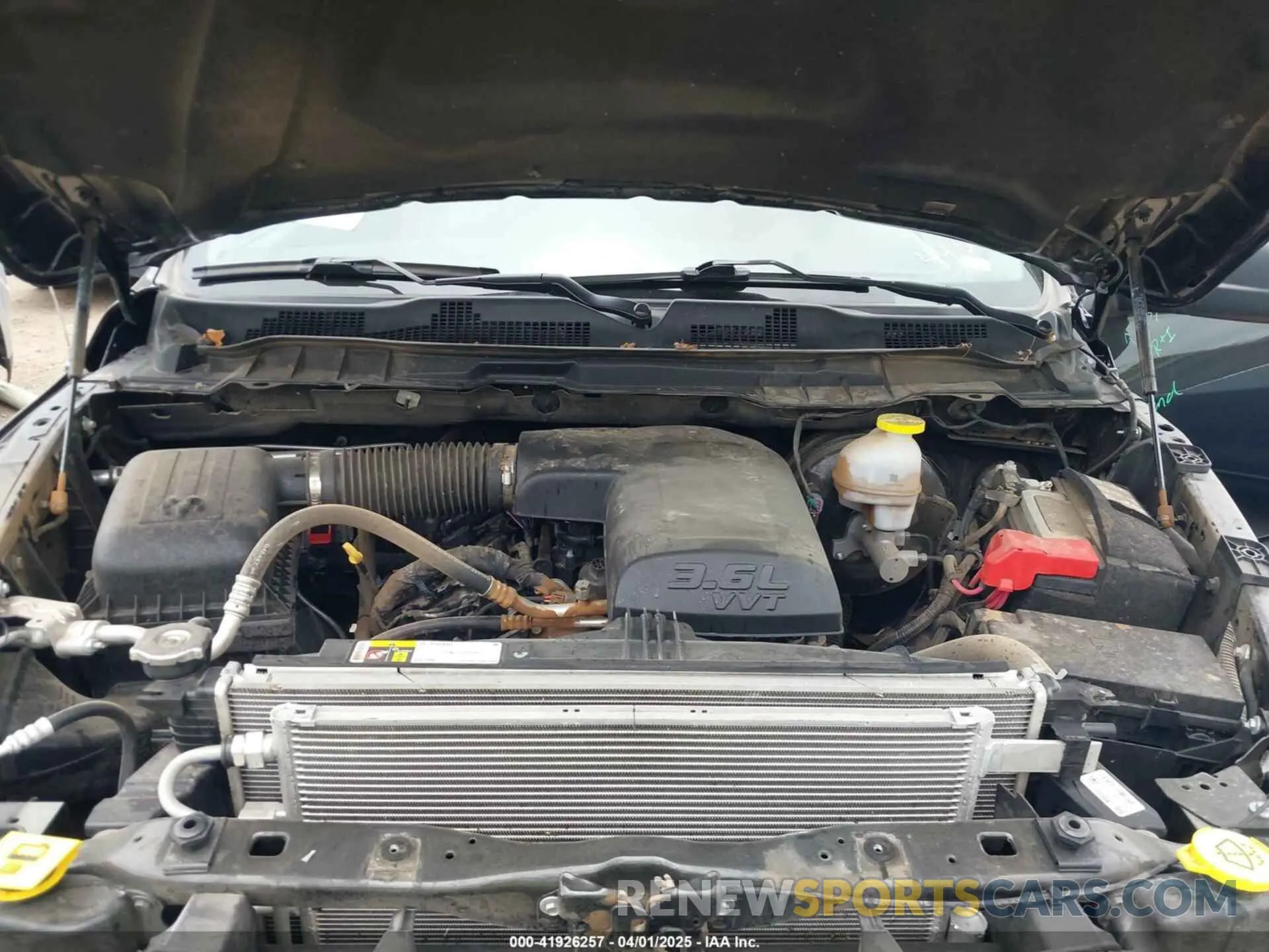 10 fotografías del automóvil dañado 1C6RR7GG4RS124466 RAM 1500 CLASSIC 2024