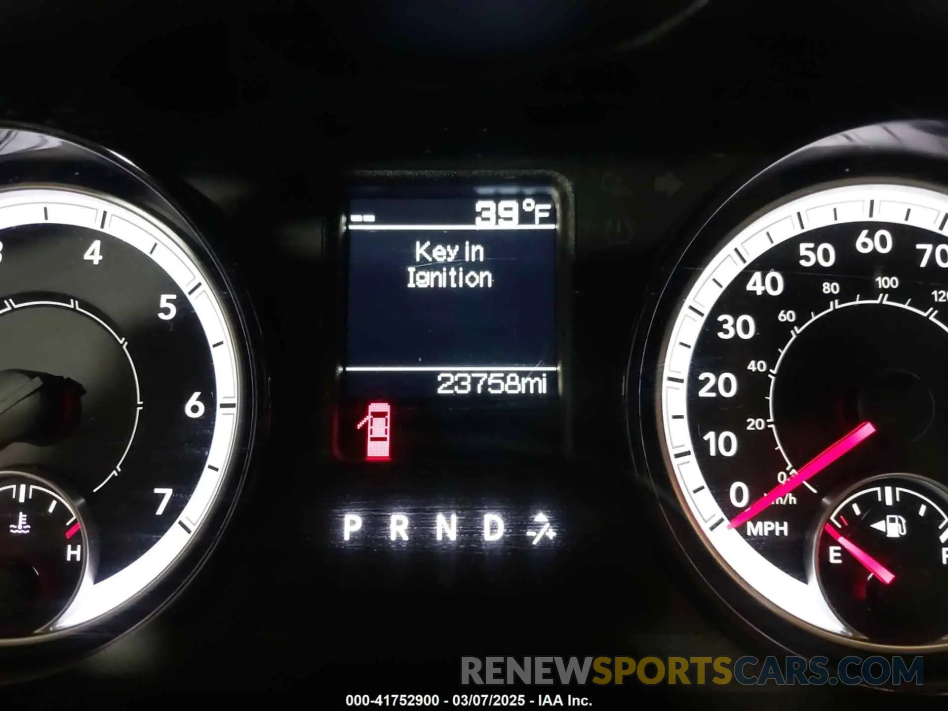15 fotografías del automóvil dañado 1C6RR7GGXRS124813 RAM 1500 CLASSIC 2024